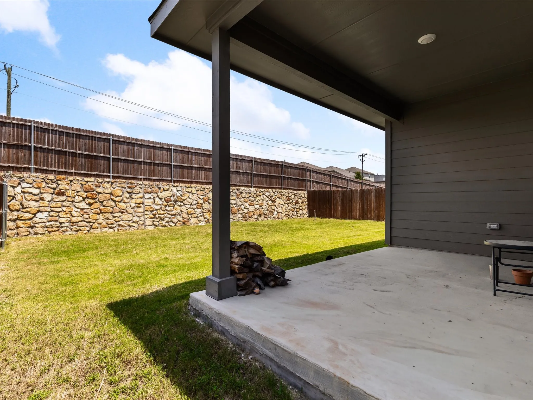 Single Family Residence For Sale in Tarrant County , 9620 Hickory Knob Drive, Fort Worth, Texas 76108, 3 Bedroom, 2 Bathroom, 2 Garage spaces, 1,686 Sqft, built in 2021, mls#21382797, Real Estate Agent in Fort Worth, Homes For Sale in Tarrant county, Homes For Sale in Fort Worth, Realtor in Fort Worth Texas, Real Estate Brokerage Independent Realty Texas, Luminita Cordes Realtor