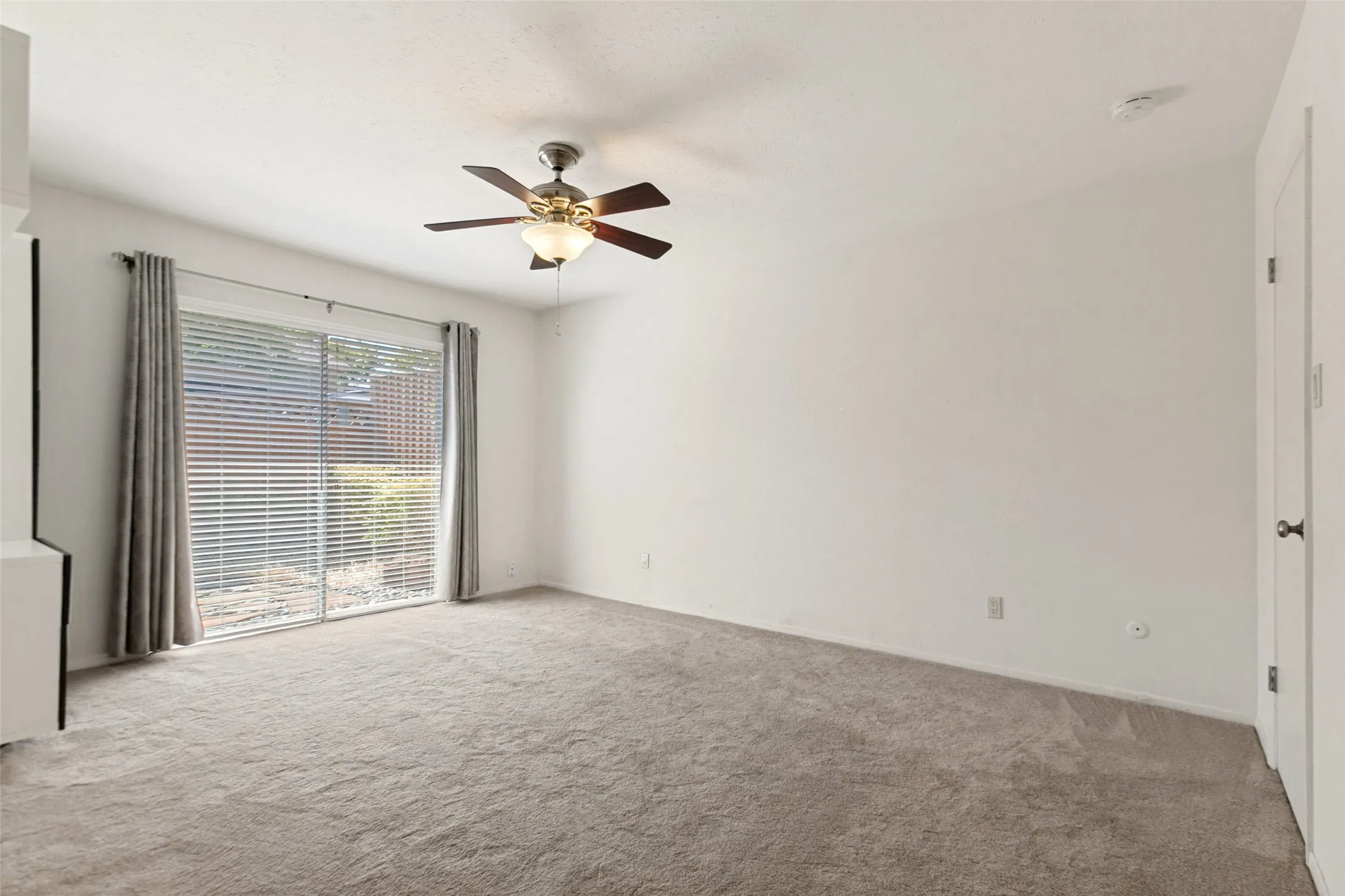 Townhouse For Sale in Dallas County , 10732 Pagewood Drive 48, Dallas, Texas 75230, 2 Bedroom, 2 Bathroom, Garage spaces, 1,210 Sqft, built in 1972, mls#21379449, Real Estate Agent in Dallas, Homes For Sale in Dallas county, Homes For Sale in Dallas, Realtor in Dallas Texas, Real Estate Brokerage Independent Realty Texas, Luminita Cordes Realtor