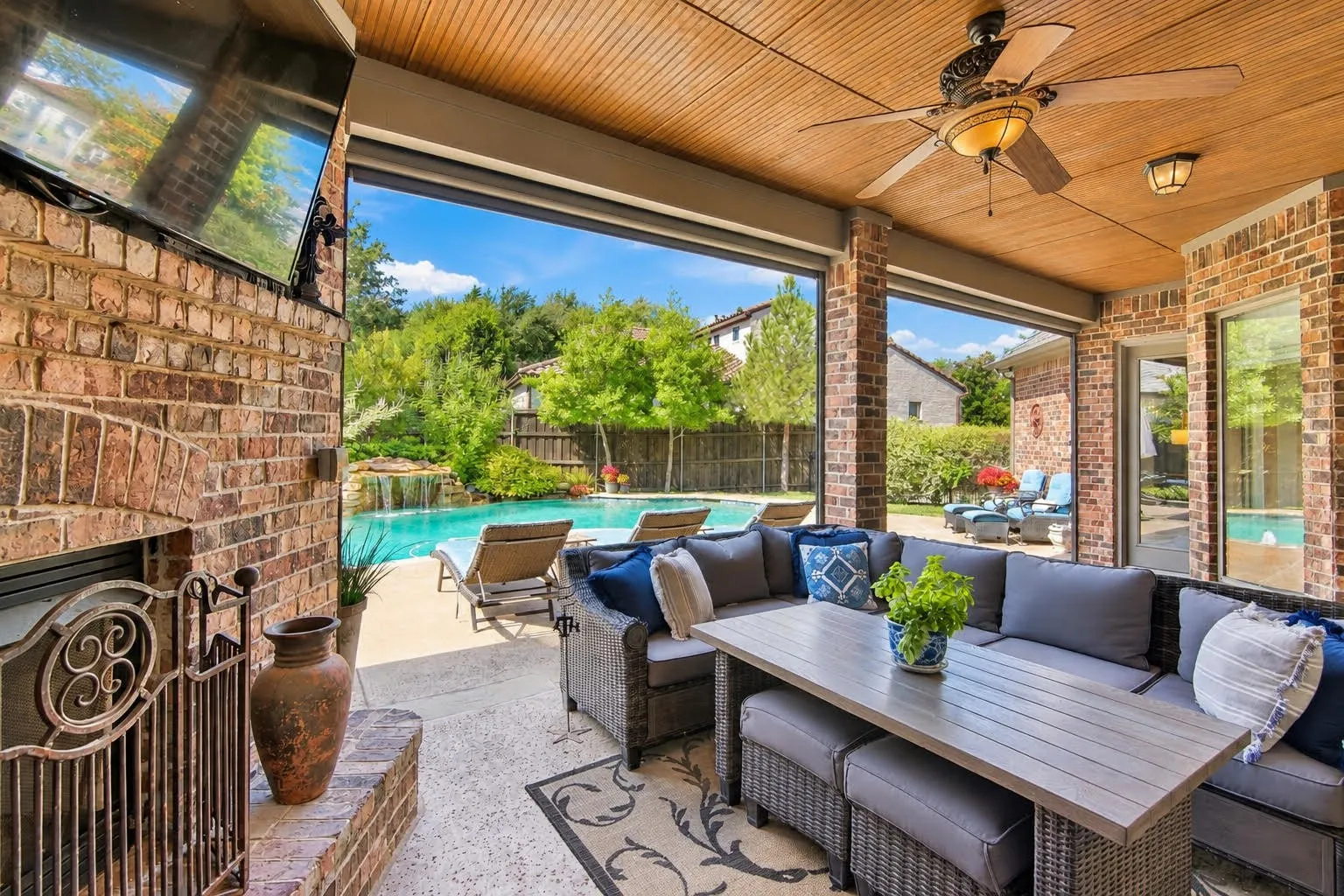 Single Family Residence For Sale in Tarrant County , 1407 Long And Winding Road, Mansfield, Texas 76063, 4 Bedroom, 4 Bathroom, 3 Garage spaces, 3,602 Sqft, built in 2008, mls#21382144, Real Estate Agent in Mansfield, Homes For Sale in Tarrant county, Homes For Sale in Mansfield, Realtor in Mansfield Texas, Real Estate Brokerage Independent Realty Texas, Luminita Cordes Realtor
