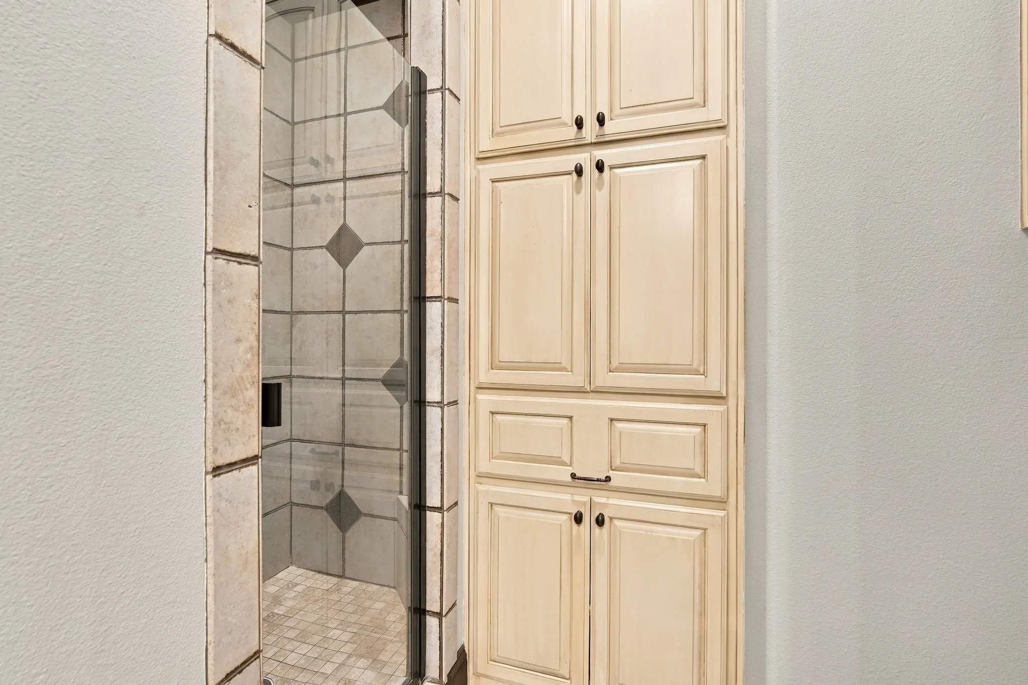 Ensuite Bathroom #2
