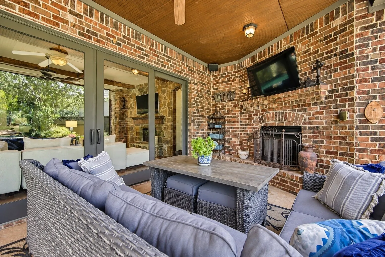 Single Family Residence For Sale in Tarrant County , 1407 Long And Winding Road, Mansfield, Texas 76063, 4 Bedroom, 4 Bathroom, 3 Garage spaces, 3,602 Sqft, built in 2008, mls#21382144, Real Estate Agent in Mansfield, Homes For Sale in Tarrant county, Homes For Sale in Mansfield, Realtor in Mansfield Texas, Real Estate Brokerage Independent Realty Texas, Luminita Cordes Realtor