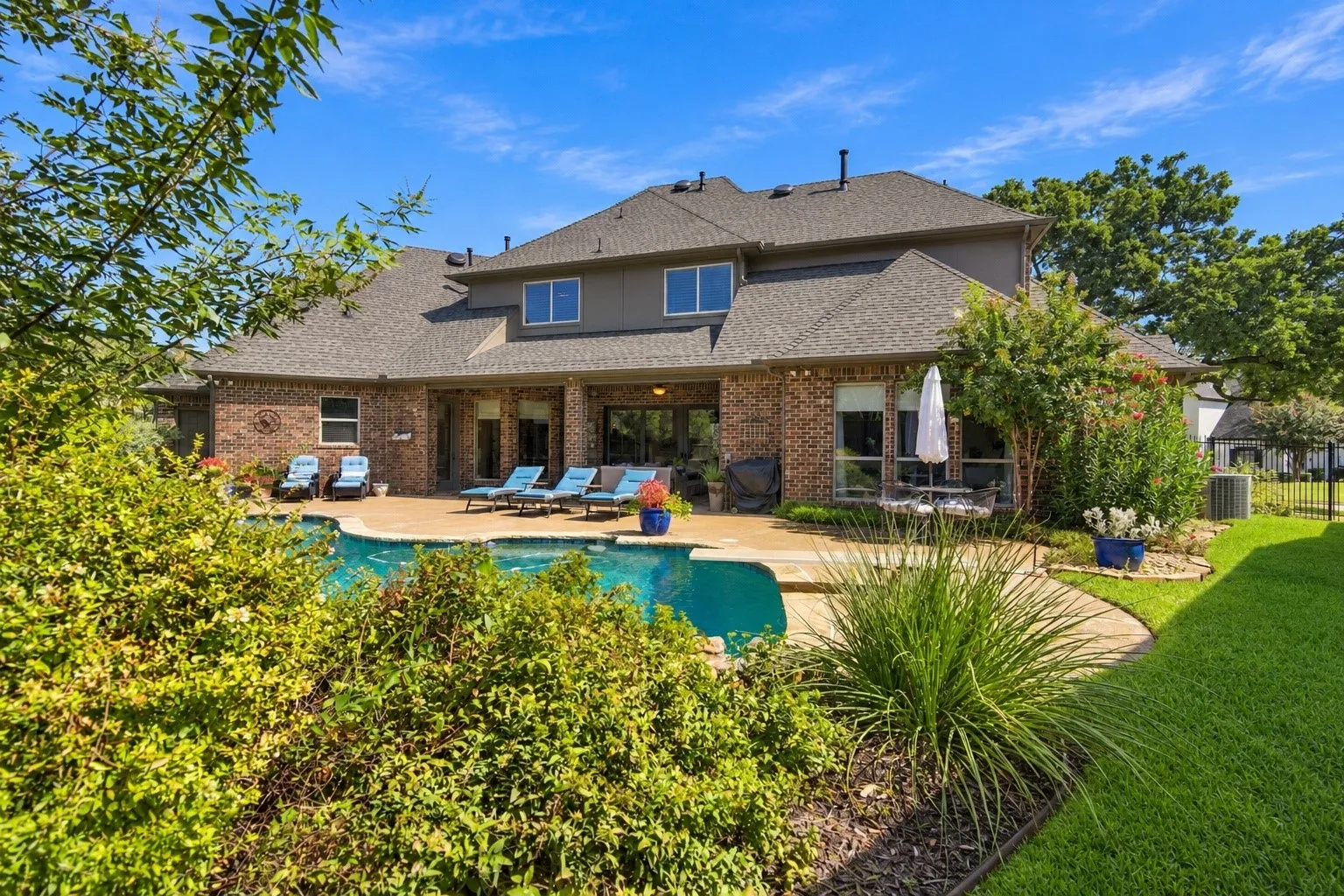 Single Family Residence For Sale in Tarrant County , 1407 Long And Winding Road, Mansfield, Texas 76063, 4 Bedroom, 4 Bathroom, 3 Garage spaces, 3,602 Sqft, built in 2008, mls#21382144, Real Estate Agent in Mansfield, Homes For Sale in Tarrant county, Homes For Sale in Mansfield, Realtor in Mansfield Texas, Real Estate Brokerage Independent Realty Texas, Luminita Cordes Realtor