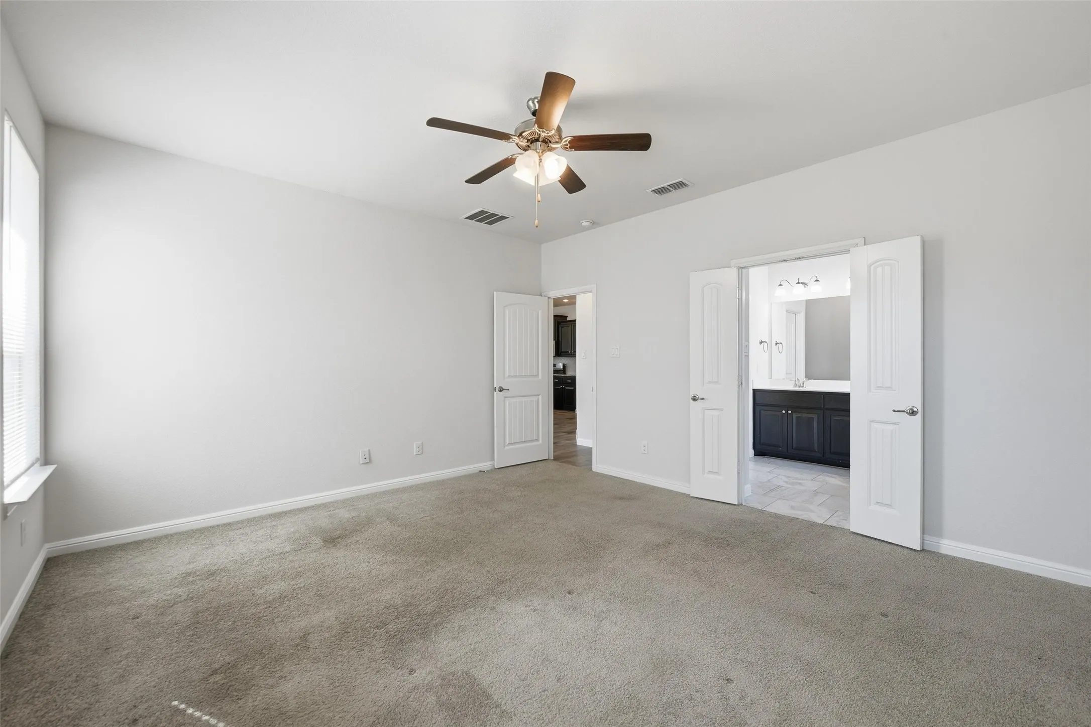 All carpet has been replaced since these photis were taken.
