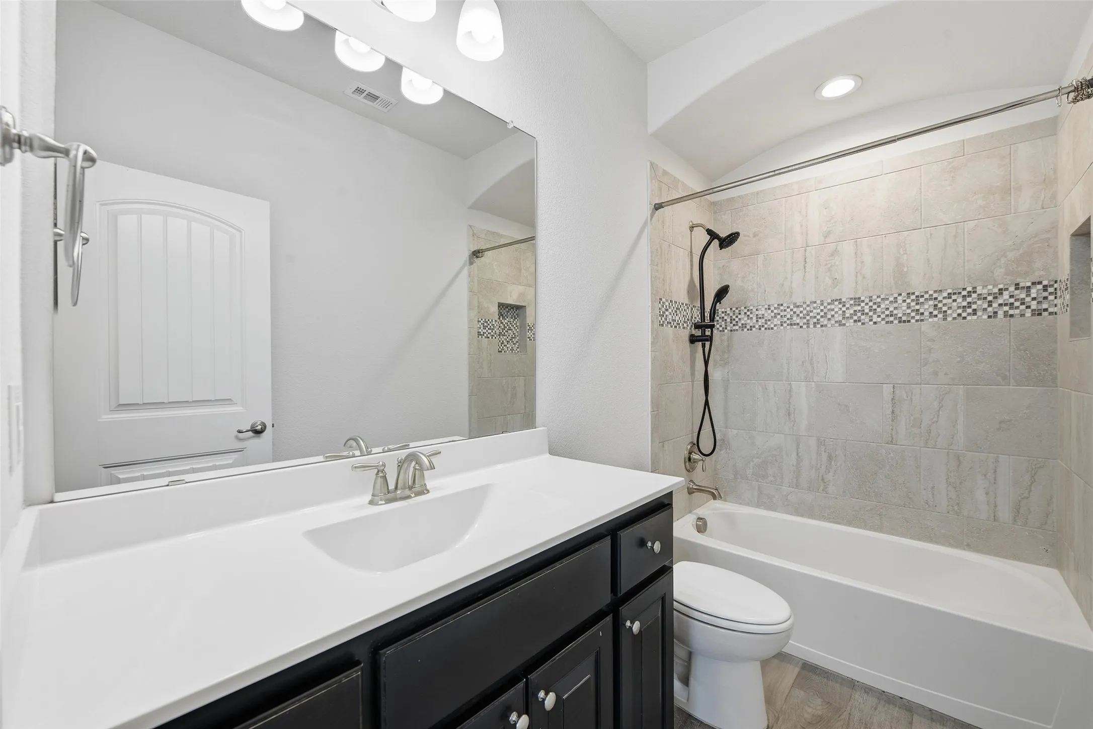 Single Family Residence For Sale in Denton County , 4409 Chicory Court, Denton, Texas 76210, 3 Bedroom, 2 Bathroom, 2 Garage spaces, 1,656 Sqft, built in 2018, mls#21369964, Real Estate Agent in Denton, Homes For Sale in Denton county, Homes For Sale in Denton, Realtor in Denton Texas, Real Estate Brokerage Independent Realty Texas, Luminita Cordes Realtor