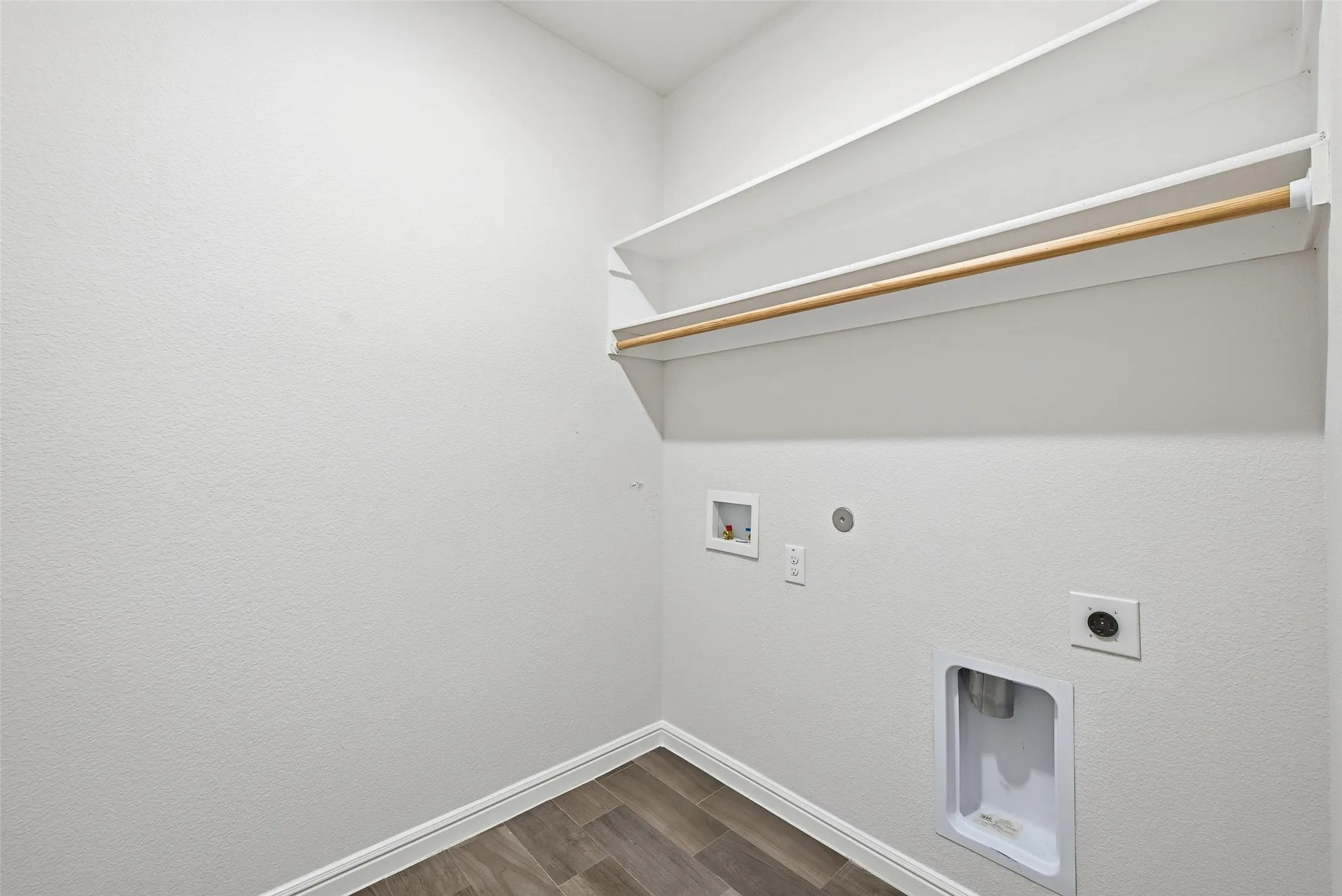 Single Family Residence For Sale in Denton County , 4409 Chicory Court, Denton, Texas 76210, 3 Bedroom, 2 Bathroom, 2 Garage spaces, 1,656 Sqft, built in 2018, mls#21369964, Real Estate Agent in Denton, Homes For Sale in Denton county, Homes For Sale in Denton, Realtor in Denton Texas, Real Estate Brokerage Independent Realty Texas, Luminita Cordes Realtor