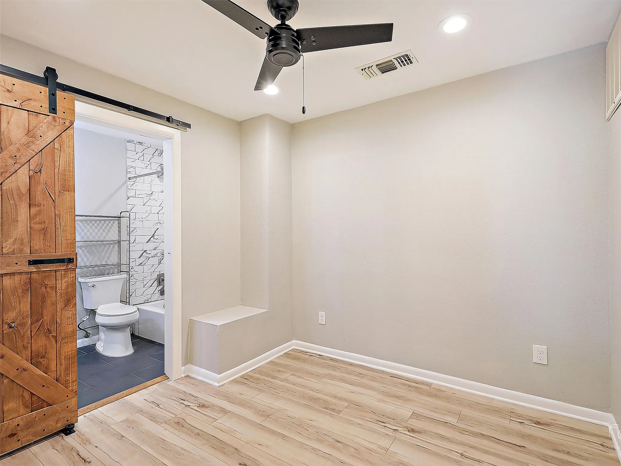 Apartment For Rent in Collin County , 6314 Lockheed Street 1, Plano, Texas 75093, 1 Bedroom, 1 Bathroom, Garage spaces, 543 Sqft, built in 1984, mls#21368648, Real Estate Agent in Plano, Homes For Rent in Collin county, Homes For Rent in Plano, Realtor in Plano Texas, Real Estate Brokerage Independent Realty Texas, Luminita Cordes Realtor
