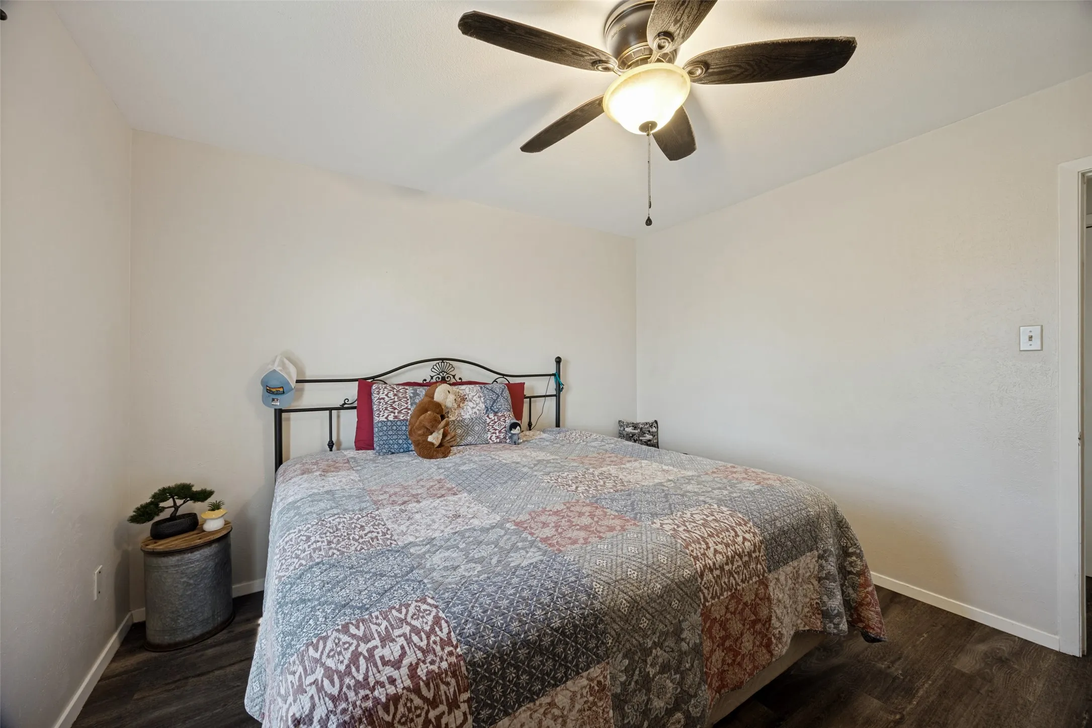 Single Family Residence For Sale in Grayson County , 5105 Rolling Hills Drive, Sherman, Texas 75092, 3 Bedroom, 2 Bathroom, Garage spaces, 1,650 Sqft, built in 1978, mls#21370113, Real Estate Agent in Sherman, Homes For Sale in Grayson county, Homes For Sale in Sherman, Realtor in Sherman Texas, Real Estate Brokerage Independent Realty Texas, Luminita Cordes Realtor