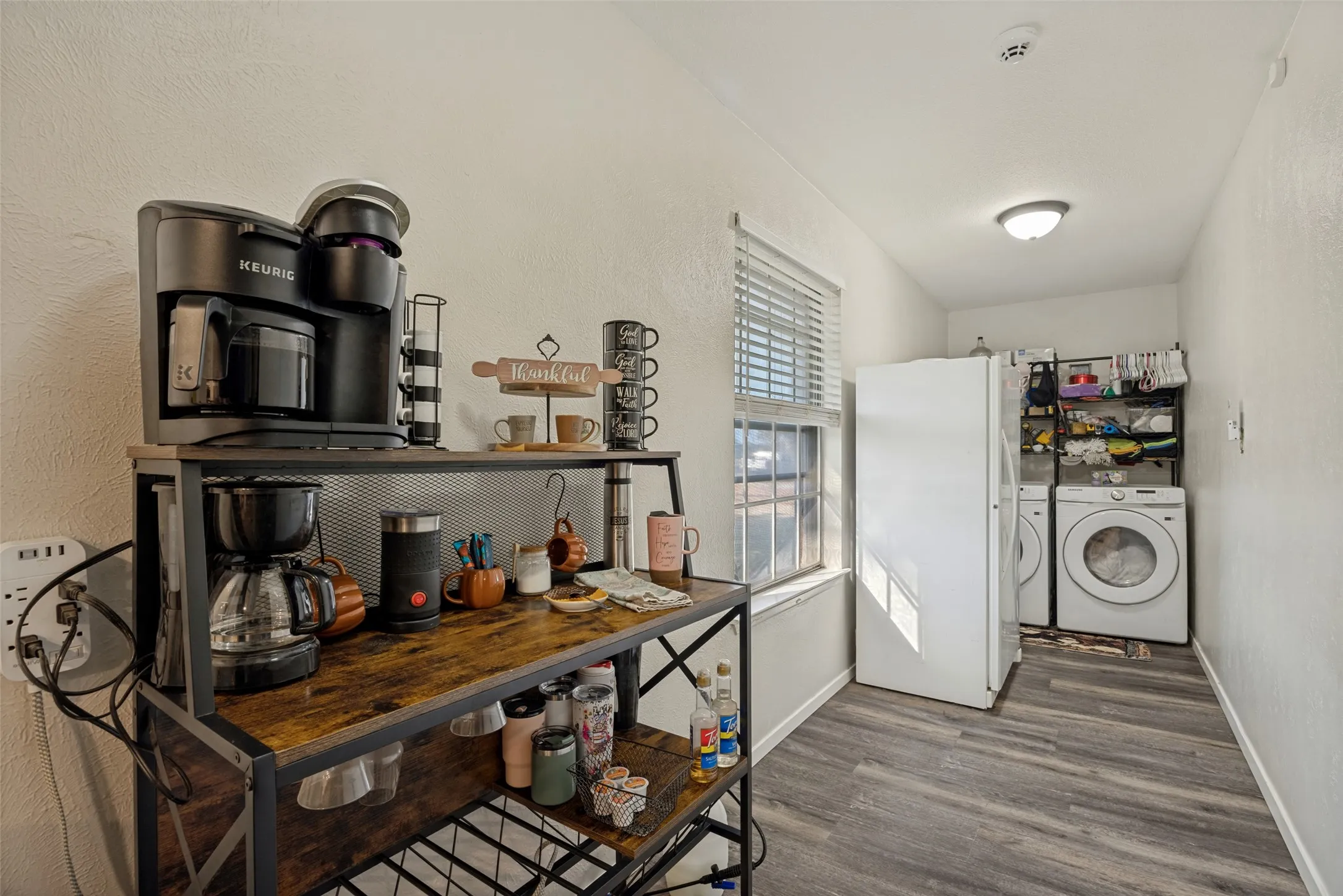 Single Family Residence For Sale in Grayson County , 5105 Rolling Hills Drive, Sherman, Texas 75092, 3 Bedroom, 2 Bathroom, Garage spaces, 1,650 Sqft, built in 1978, mls#21370113, Real Estate Agent in Sherman, Homes For Sale in Grayson county, Homes For Sale in Sherman, Realtor in Sherman Texas, Real Estate Brokerage Independent Realty Texas, Luminita Cordes Realtor