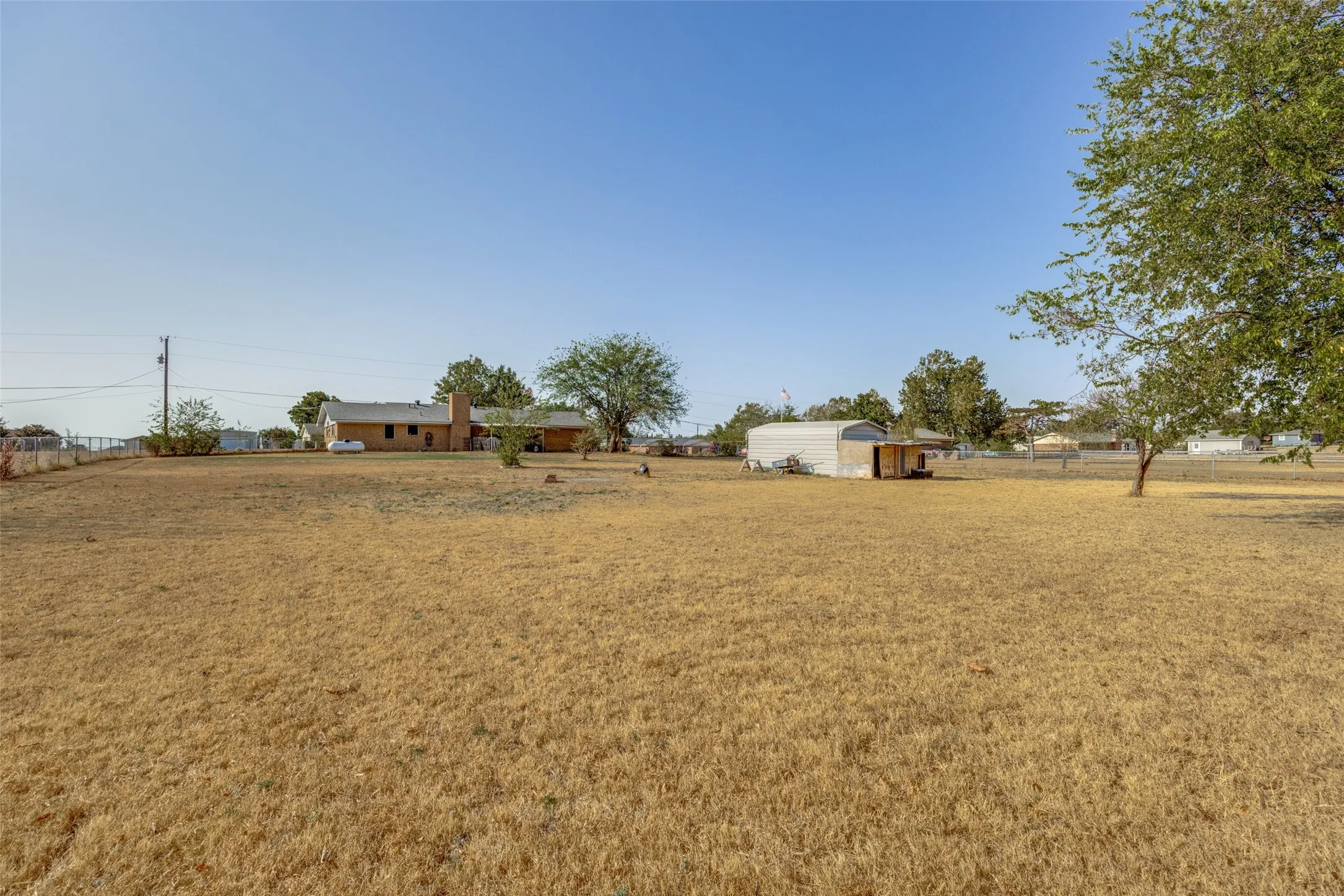 Single Family Residence For Sale in Grayson County , 5105 Rolling Hills Drive, Sherman, Texas 75092, 3 Bedroom, 2 Bathroom, Garage spaces, 1,650 Sqft, built in 1978, mls#21370113, Real Estate Agent in Sherman, Homes For Sale in Grayson county, Homes For Sale in Sherman, Realtor in Sherman Texas, Real Estate Brokerage Independent Realty Texas, Luminita Cordes Realtor