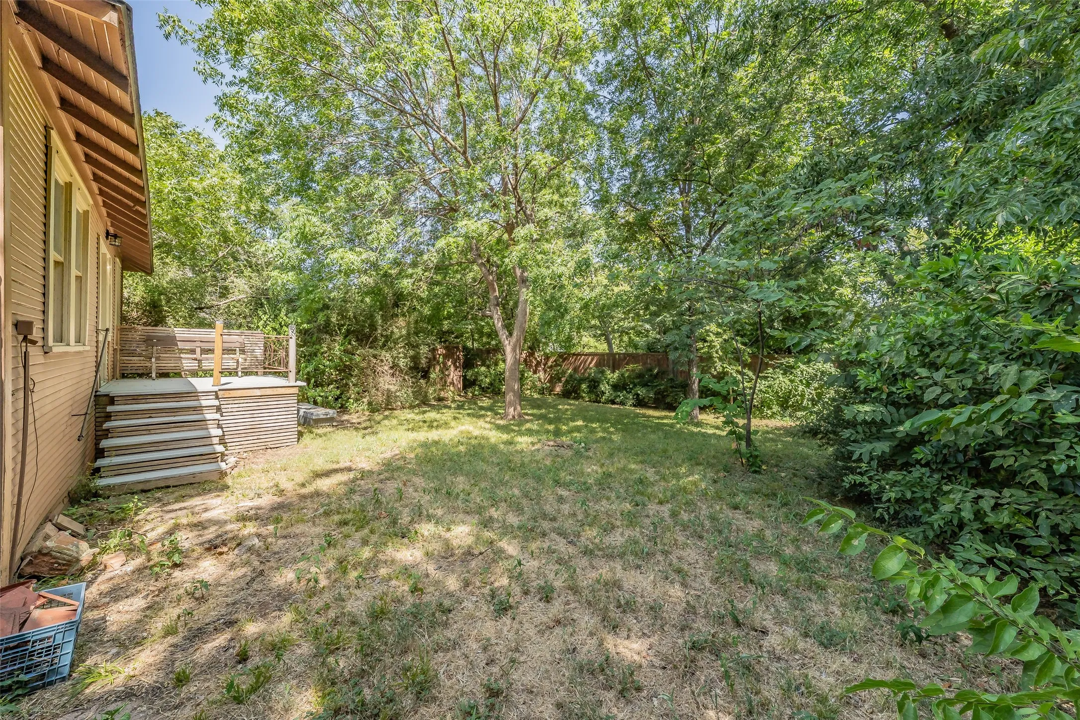 Single Family Residence For Sale in Dallas County , 1411 Rosemon Avenue, Carrollton, Texas 75006, 2 Bedroom, 1 Bathroom, Garage spaces, 1,180 Sqft, built in 1934, mls#21381577, Real Estate Agent in Carrollton, Homes For Sale in Dallas county, Homes For Sale in Carrollton, Realtor in Carrollton Texas, Real Estate Brokerage Independent Realty Texas, Luminita Cordes Realtor