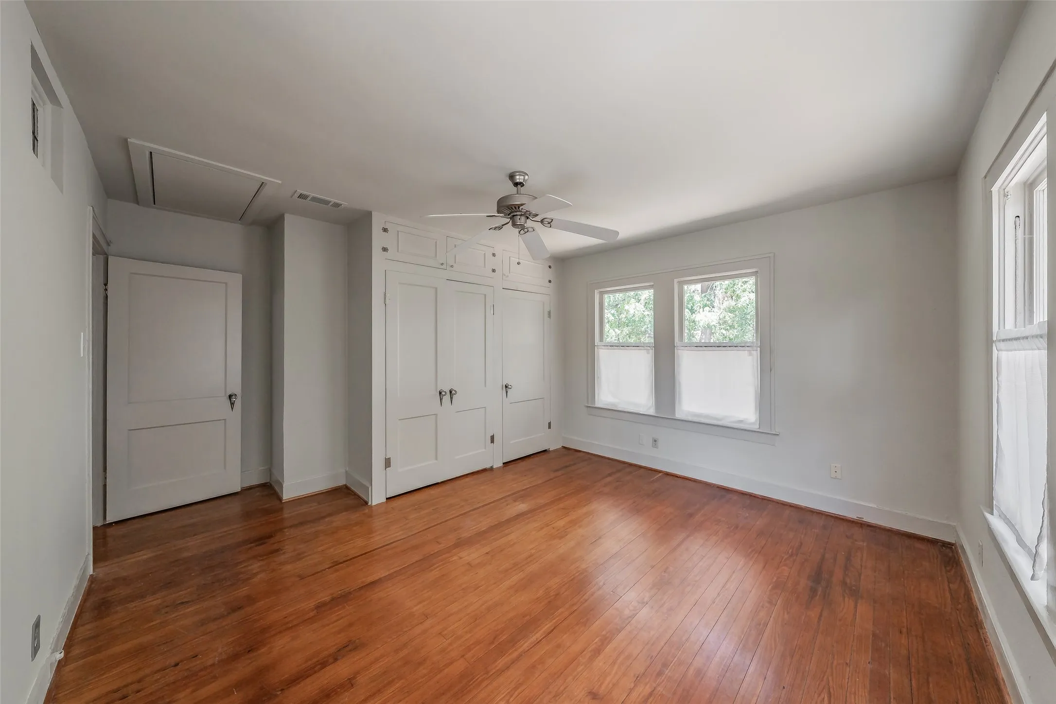 Single Family Residence For Sale in Dallas County , 1411 Rosemon Avenue, Carrollton, Texas 75006, 2 Bedroom, 1 Bathroom, Garage spaces, 1,180 Sqft, built in 1934, mls#21381577, Real Estate Agent in Carrollton, Homes For Sale in Dallas county, Homes For Sale in Carrollton, Realtor in Carrollton Texas, Real Estate Brokerage Independent Realty Texas, Luminita Cordes Realtor
