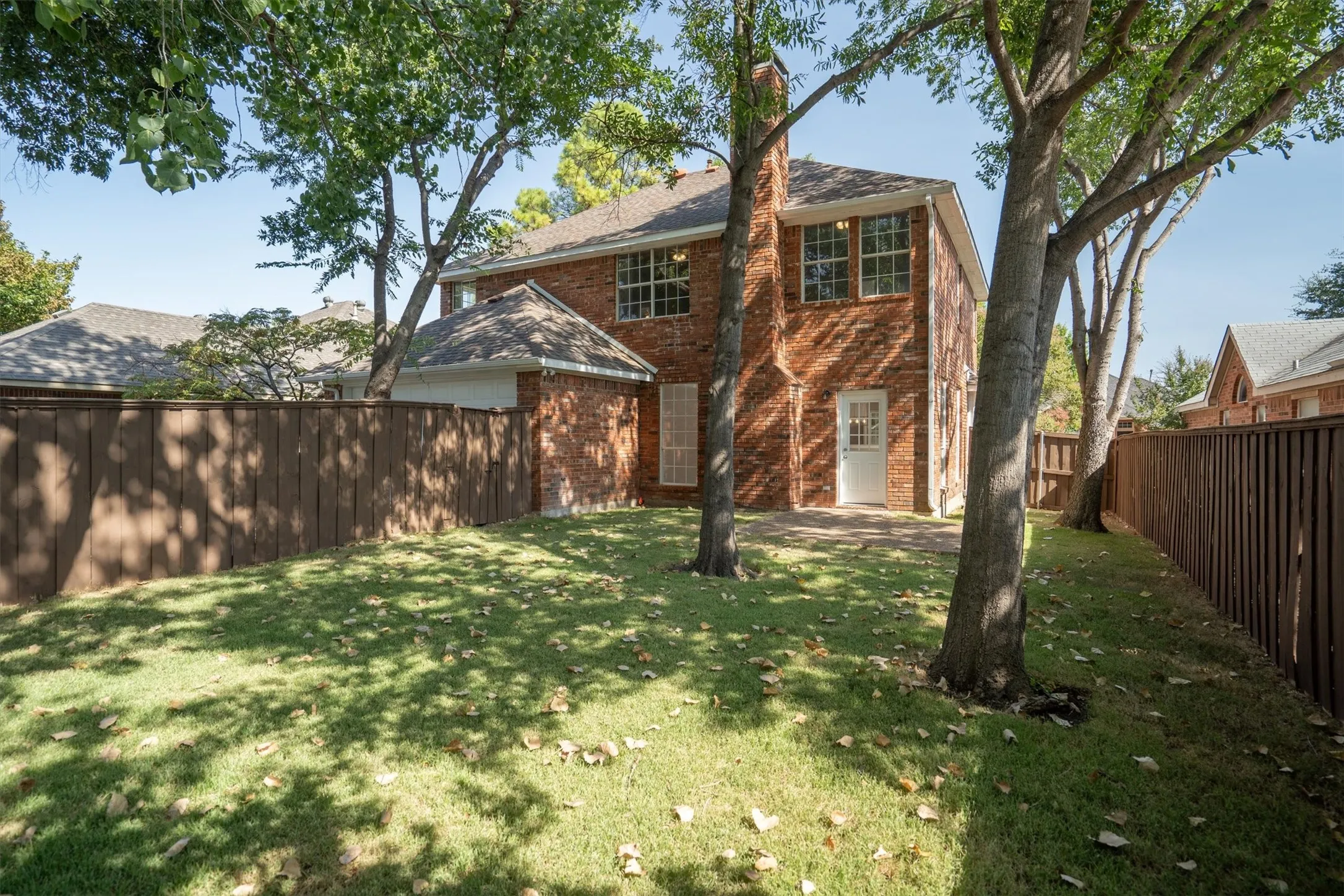Single Family Residence For Sale in Denton County , 1312 Wentworth Drive, Lewisville, Texas 75067, 4 Bedroom, 4 Bathroom, 2 Garage spaces, 2,469 Sqft, built in 1994, mls#21357417, Real Estate Agent in Lewisville, Homes For Sale in Denton county, Homes For Sale in Lewisville, Realtor in Lewisville Texas, Real Estate Brokerage Independent Realty Texas, Luminita Cordes Realtor
