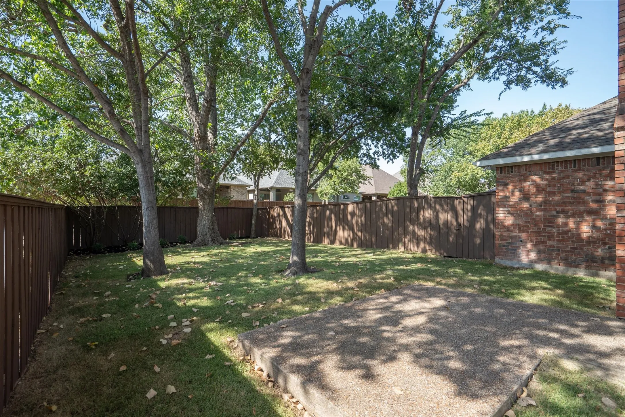 Single Family Residence For Sale in Denton County , 1312 Wentworth Drive, Lewisville, Texas 75067, 4 Bedroom, 4 Bathroom, 2 Garage spaces, 2,469 Sqft, built in 1994, mls#21357417, Real Estate Agent in Lewisville, Homes For Sale in Denton county, Homes For Sale in Lewisville, Realtor in Lewisville Texas, Real Estate Brokerage Independent Realty Texas, Luminita Cordes Realtor