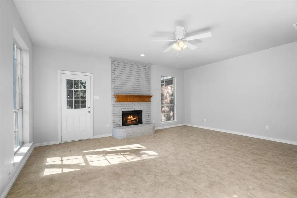 Single Family Residence For Sale in Denton County , 1312 Wentworth Drive, Lewisville, Texas 75067, 4 Bedroom, 4 Bathroom, 2 Garage spaces, 2,469 Sqft, built in 1994, mls#21357417, Real Estate Agent in Lewisville, Homes For Sale in Denton county, Homes For Sale in Lewisville, Realtor in Lewisville Texas, Real Estate Brokerage Independent Realty Texas, Luminita Cordes Realtor