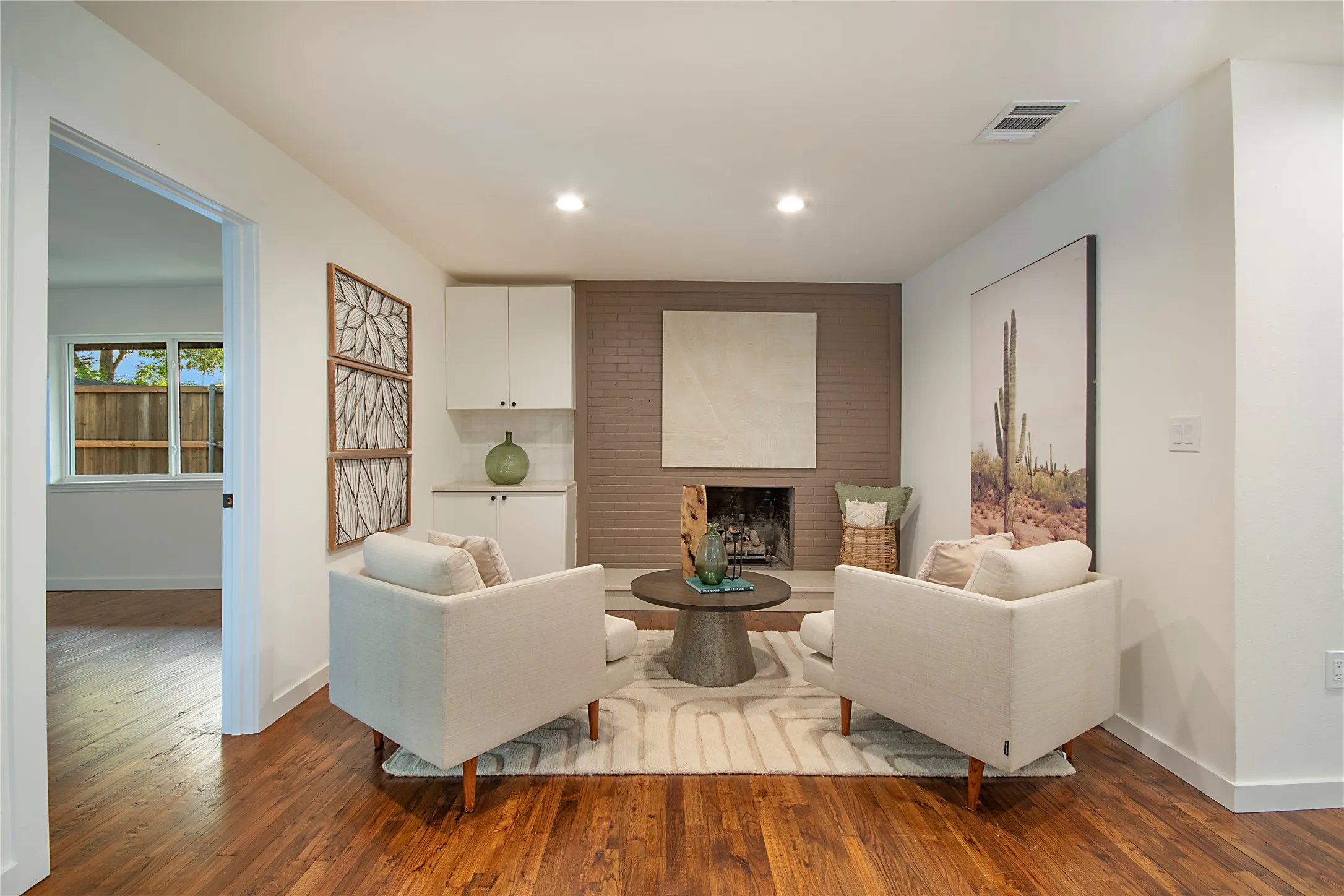 Single Family Residence For Sale in Dallas County , 2525 Springhill Drive, Dallas, Texas 75228, 3 Bedroom, 2 Bathroom, 2 Garage spaces, 1,772 Sqft, built in 1960, mls#21381567, Real Estate Agent in Dallas, Homes For Sale in Dallas county, Homes For Sale in Dallas, Realtor in Dallas Texas, Real Estate Brokerage Independent Realty Texas, Luminita Cordes Realtor