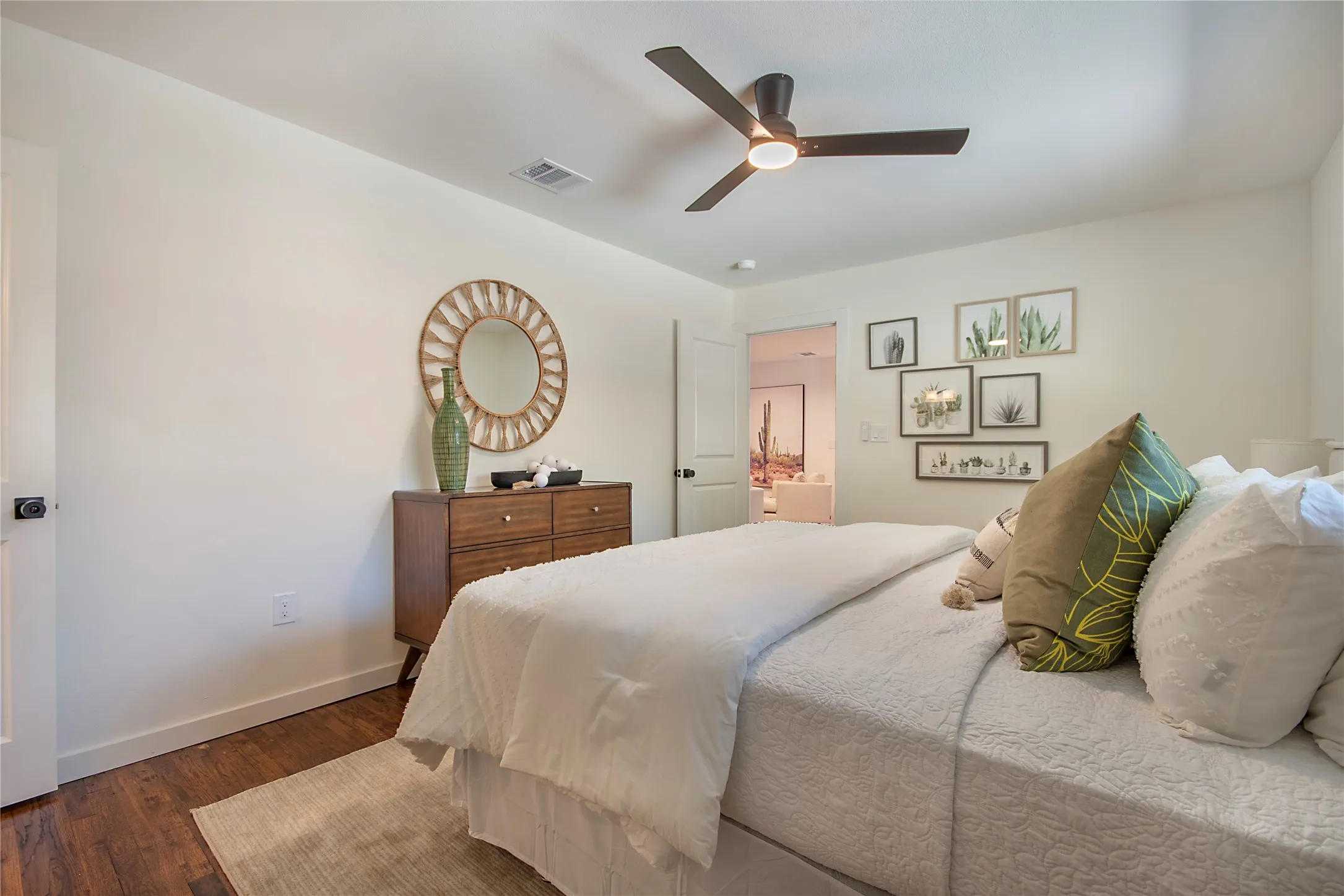Single Family Residence For Sale in Dallas County , 2525 Springhill Drive, Dallas, Texas 75228, 3 Bedroom, 2 Bathroom, 2 Garage spaces, 1,772 Sqft, built in 1960, mls#21381567, Real Estate Agent in Dallas, Homes For Sale in Dallas county, Homes For Sale in Dallas, Realtor in Dallas Texas, Real Estate Brokerage Independent Realty Texas, Luminita Cordes Realtor