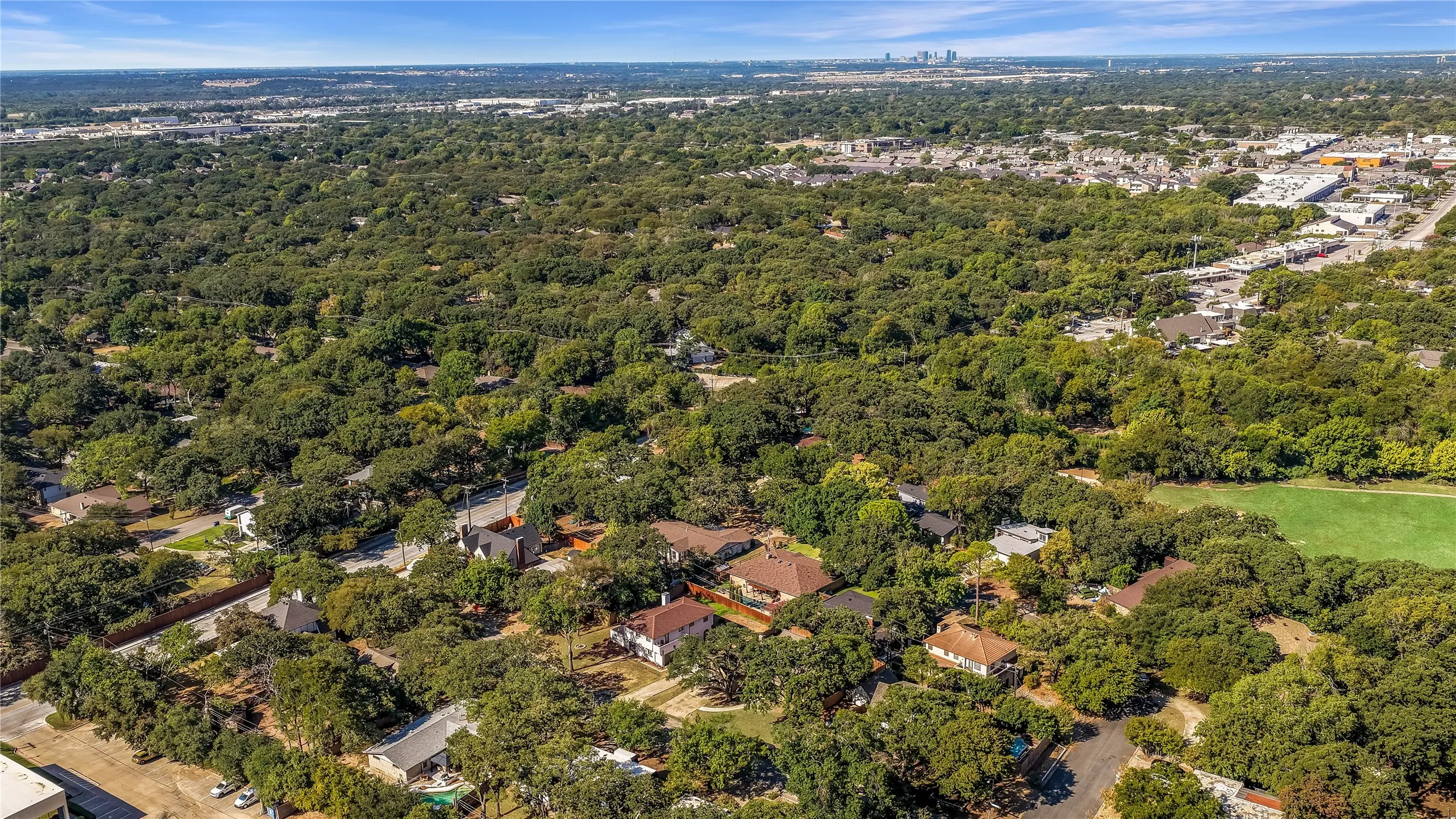 Single Family Residence For Sale in Tarrant County , 813 Chaparral Court, Bedford, Texas 76022, 4 Bedroom, 3 Bathroom, Garage spaces, 2,809 Sqft, built in 1971, mls#21382807, Real Estate Agent in Bedford, Homes For Sale in Tarrant county, Homes For Sale in Bedford, Realtor in Bedford Texas, Real Estate Brokerage Independent Realty Texas, Luminita Cordes Realtor