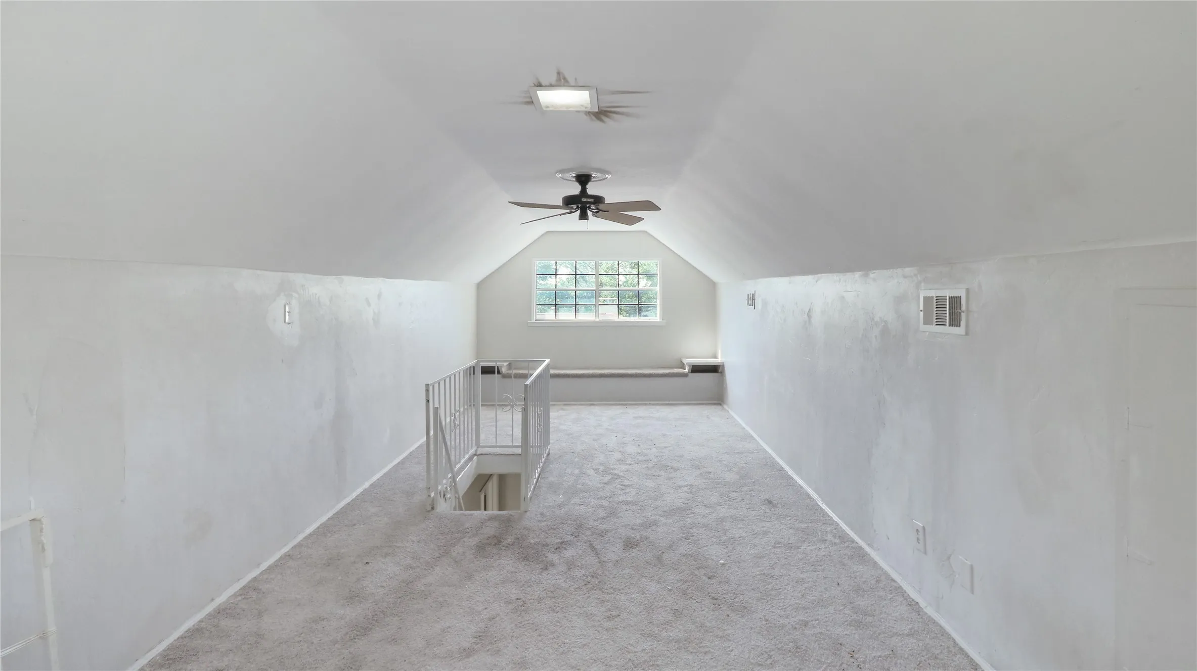 Single Family Residence For Sale in Tarrant County , 813 Chaparral Court, Bedford, Texas 76022, 4 Bedroom, 3 Bathroom, Garage spaces, 2,809 Sqft, built in 1971, mls#21382807, Real Estate Agent in Bedford, Homes For Sale in Tarrant county, Homes For Sale in Bedford, Realtor in Bedford Texas, Real Estate Brokerage Independent Realty Texas, Luminita Cordes Realtor