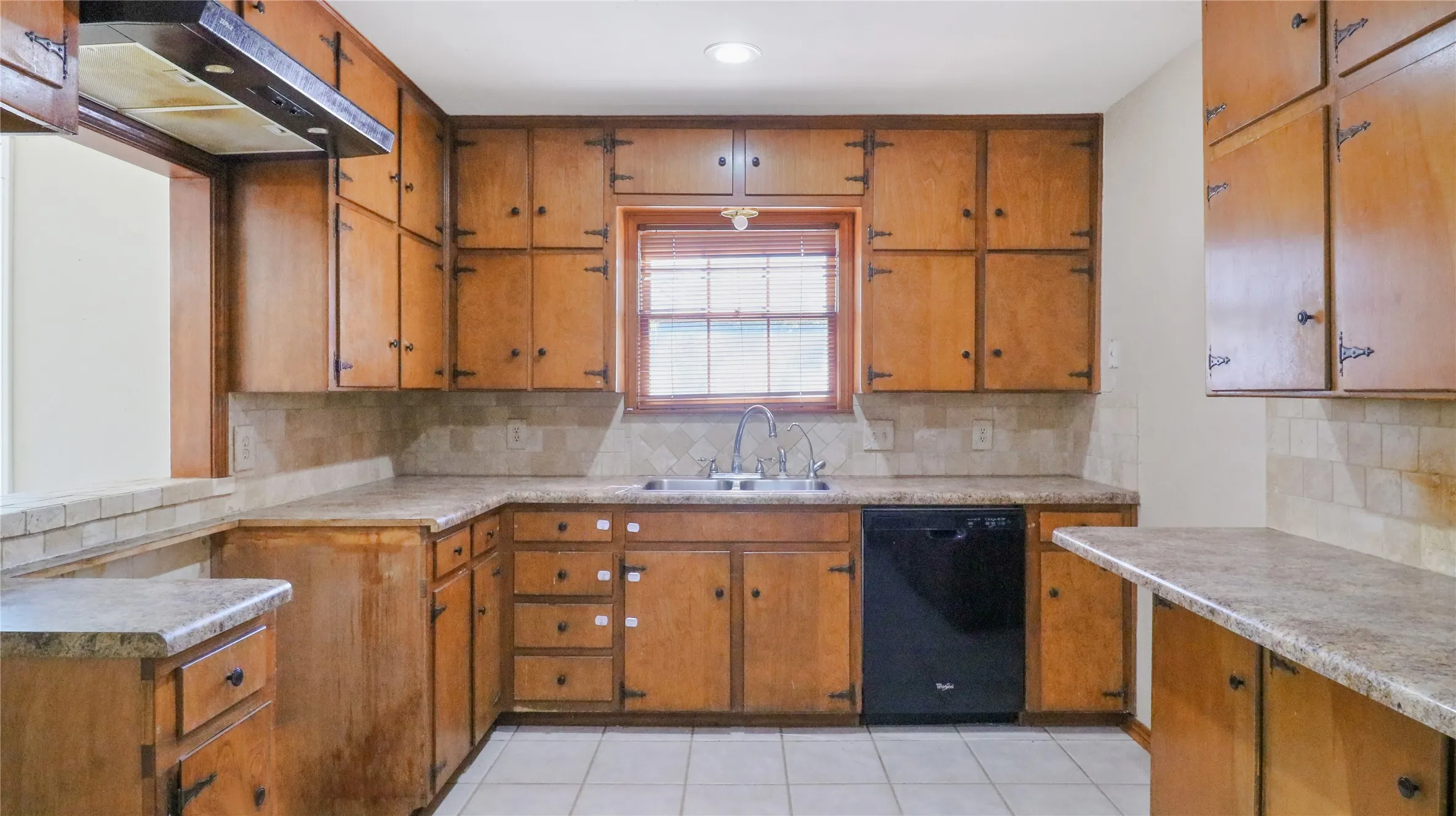 Single Family Residence For Sale in Tarrant County , 813 Chaparral Court, Bedford, Texas 76022, 4 Bedroom, 3 Bathroom, Garage spaces, 2,809 Sqft, built in 1971, mls#21382807, Real Estate Agent in Bedford, Homes For Sale in Tarrant county, Homes For Sale in Bedford, Realtor in Bedford Texas, Real Estate Brokerage Independent Realty Texas, Luminita Cordes Realtor