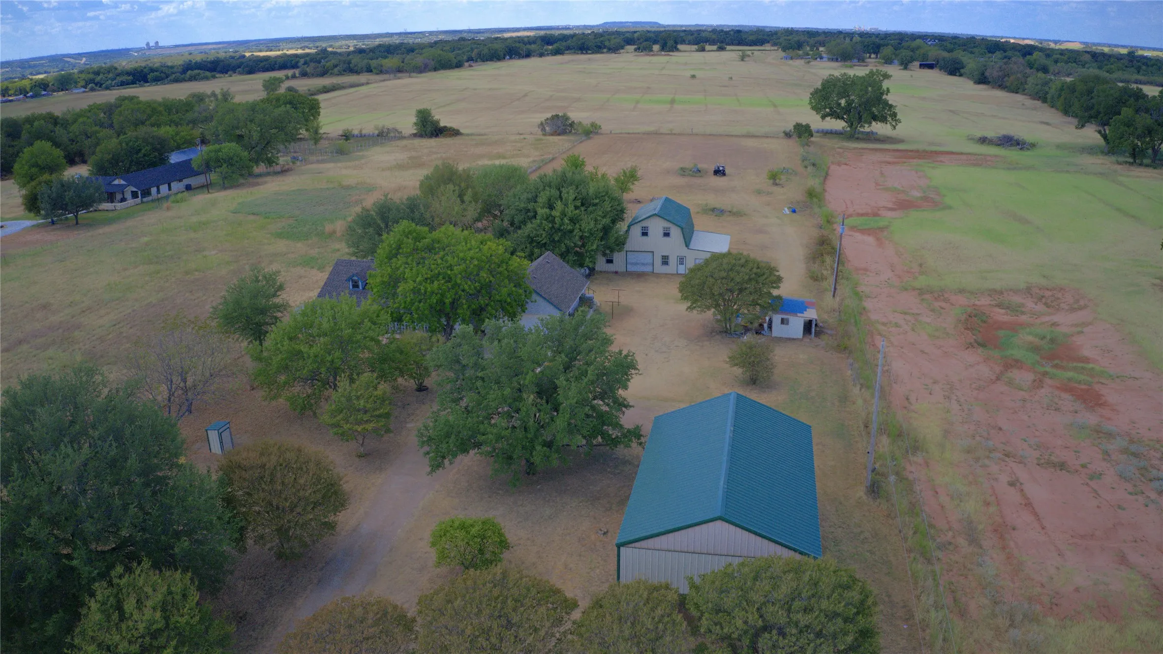 Single Family Residence For Sale in Somervell County , 4247 E Highway 67, Rainbow, Texas 76077, 3 Bedroom, 2 Bathroom, 2 Garage spaces, 2,216 Sqft, built in 1993, mls#21378351, Real Estate Agent in Rainbow, Homes For Sale in Somervell county, Homes For Sale in Rainbow, Realtor in Rainbow Texas, Real Estate Brokerage Independent Realty Texas, Luminita Cordes Realtor
