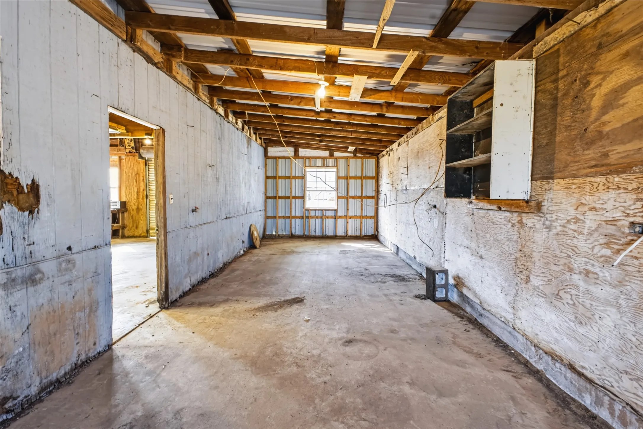 Single Family Residence For Sale in Somervell County , 4247 E Highway 67, Rainbow, Texas 76077, 3 Bedroom, 2 Bathroom, 2 Garage spaces, 2,216 Sqft, built in 1993, mls#21378351, Real Estate Agent in Rainbow, Homes For Sale in Somervell county, Homes For Sale in Rainbow, Realtor in Rainbow Texas, Real Estate Brokerage Independent Realty Texas, Luminita Cordes Realtor