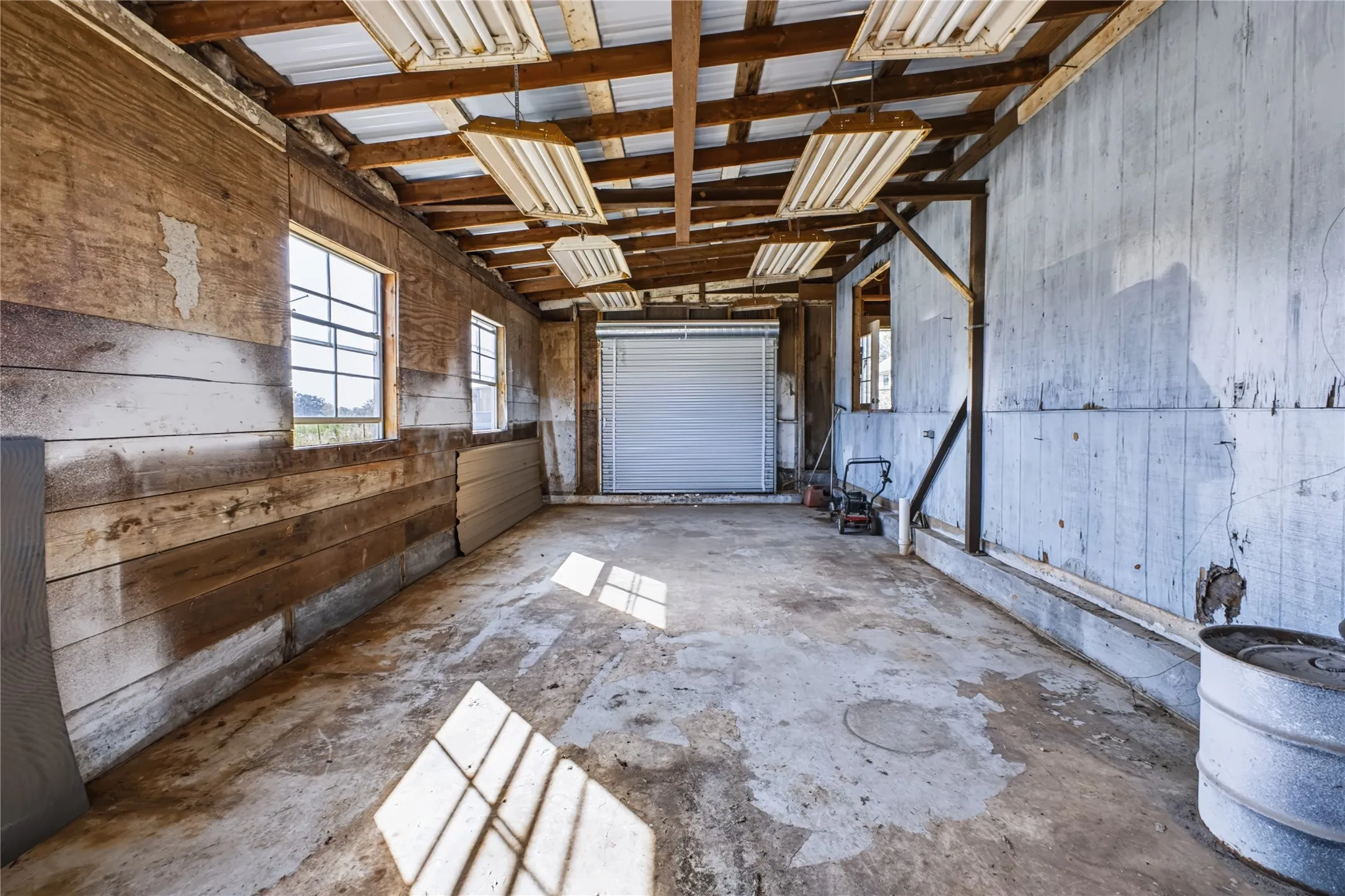 Single Family Residence For Sale in Somervell County , 4247 E Highway 67, Rainbow, Texas 76077, 3 Bedroom, 2 Bathroom, 2 Garage spaces, 2,216 Sqft, built in 1993, mls#21378351, Real Estate Agent in Rainbow, Homes For Sale in Somervell county, Homes For Sale in Rainbow, Realtor in Rainbow Texas, Real Estate Brokerage Independent Realty Texas, Luminita Cordes Realtor