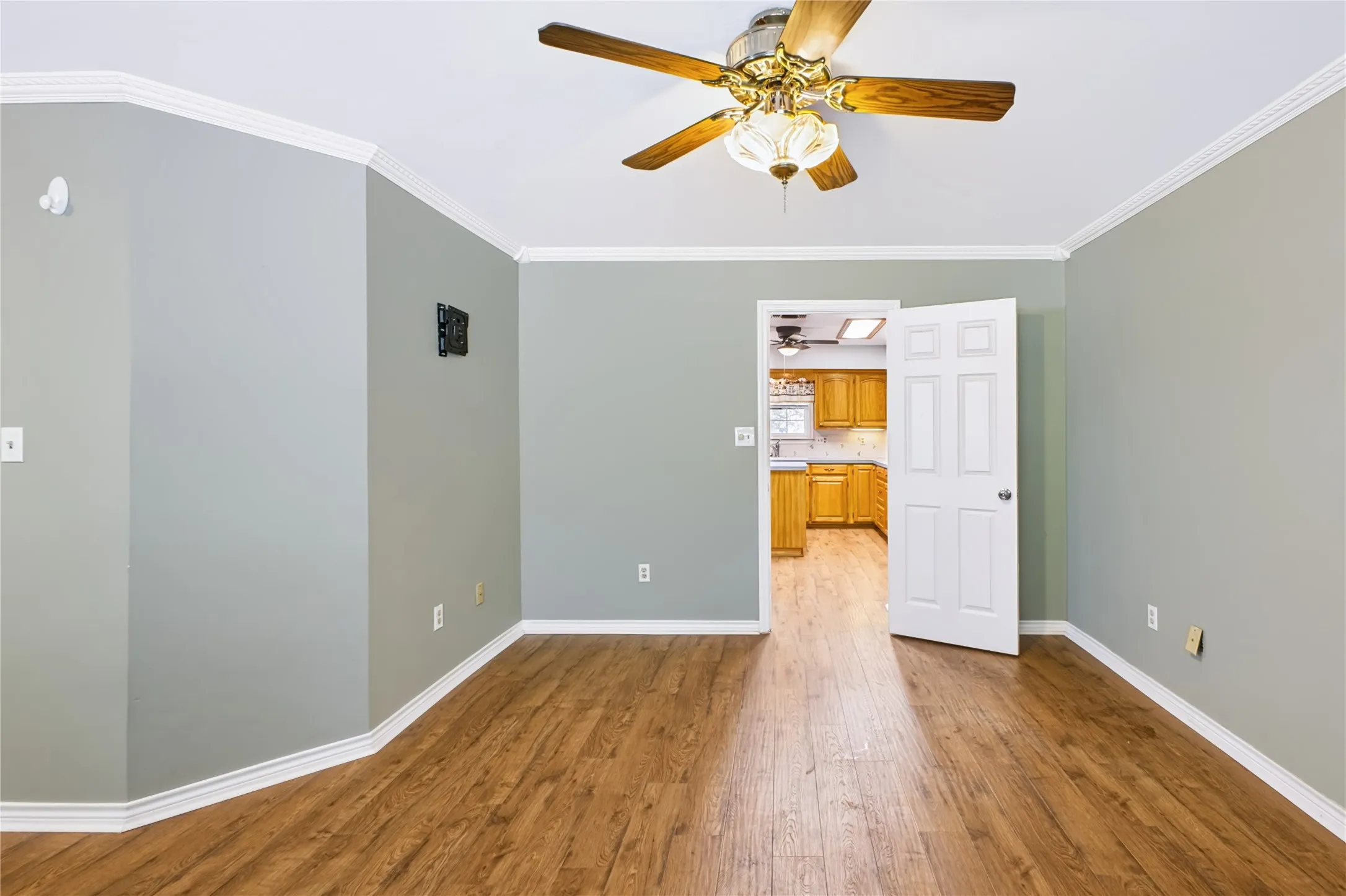 Single Family Residence For Sale in Somervell County , 4247 E Highway 67, Rainbow, Texas 76077, 3 Bedroom, 2 Bathroom, 2 Garage spaces, 2,216 Sqft, built in 1993, mls#21378351, Real Estate Agent in Rainbow, Homes For Sale in Somervell county, Homes For Sale in Rainbow, Realtor in Rainbow Texas, Real Estate Brokerage Independent Realty Texas, Luminita Cordes Realtor