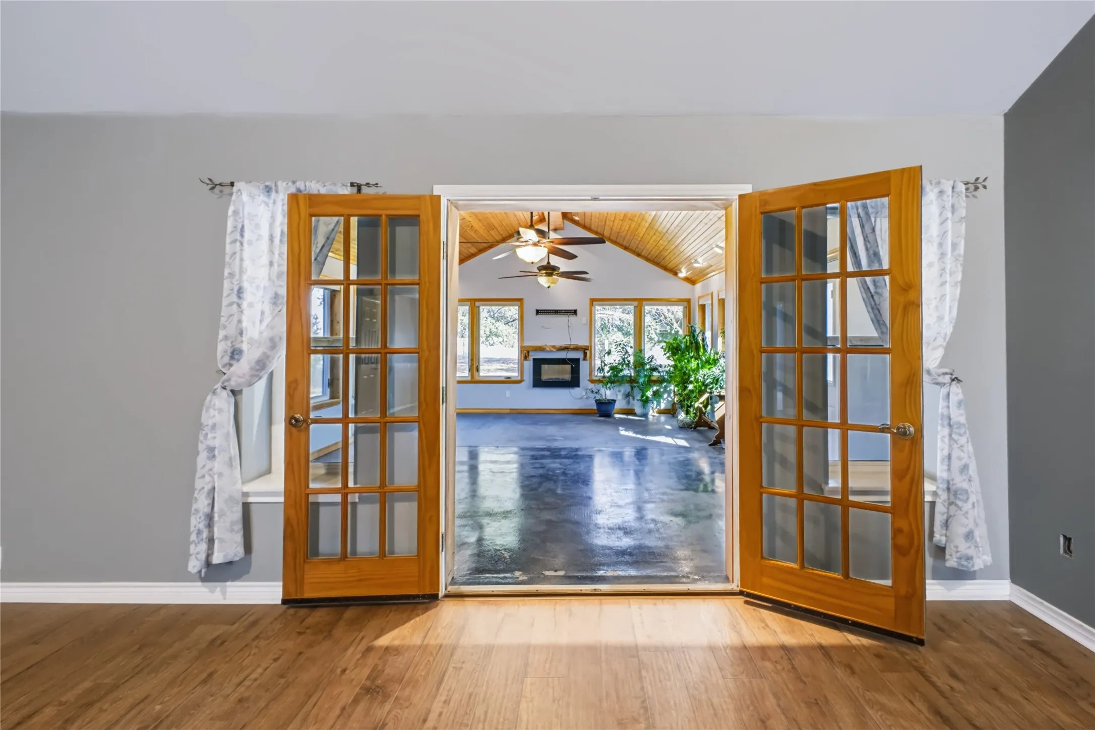 Entry to Sunroom