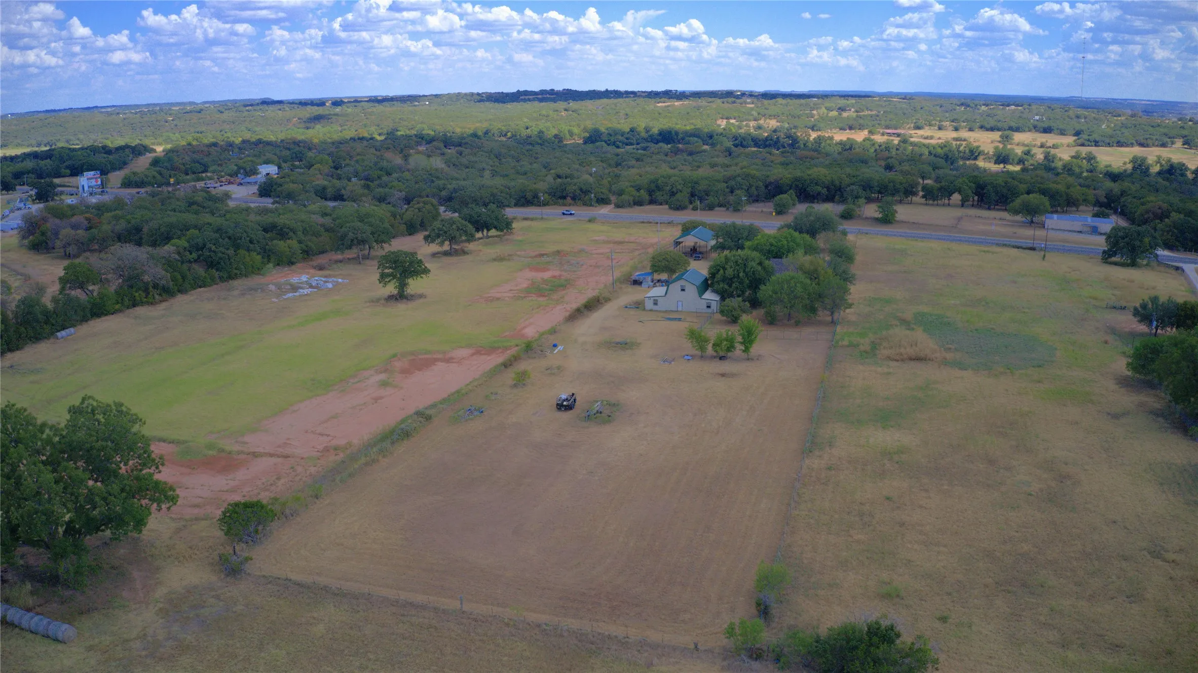 Single Family Residence For Sale in Somervell County , 4247 E Highway 67, Rainbow, Texas 76077, 3 Bedroom, 2 Bathroom, 2 Garage spaces, 2,216 Sqft, built in 1993, mls#21378351, Real Estate Agent in Rainbow, Homes For Sale in Somervell county, Homes For Sale in Rainbow, Realtor in Rainbow Texas, Real Estate Brokerage Independent Realty Texas, Luminita Cordes Realtor