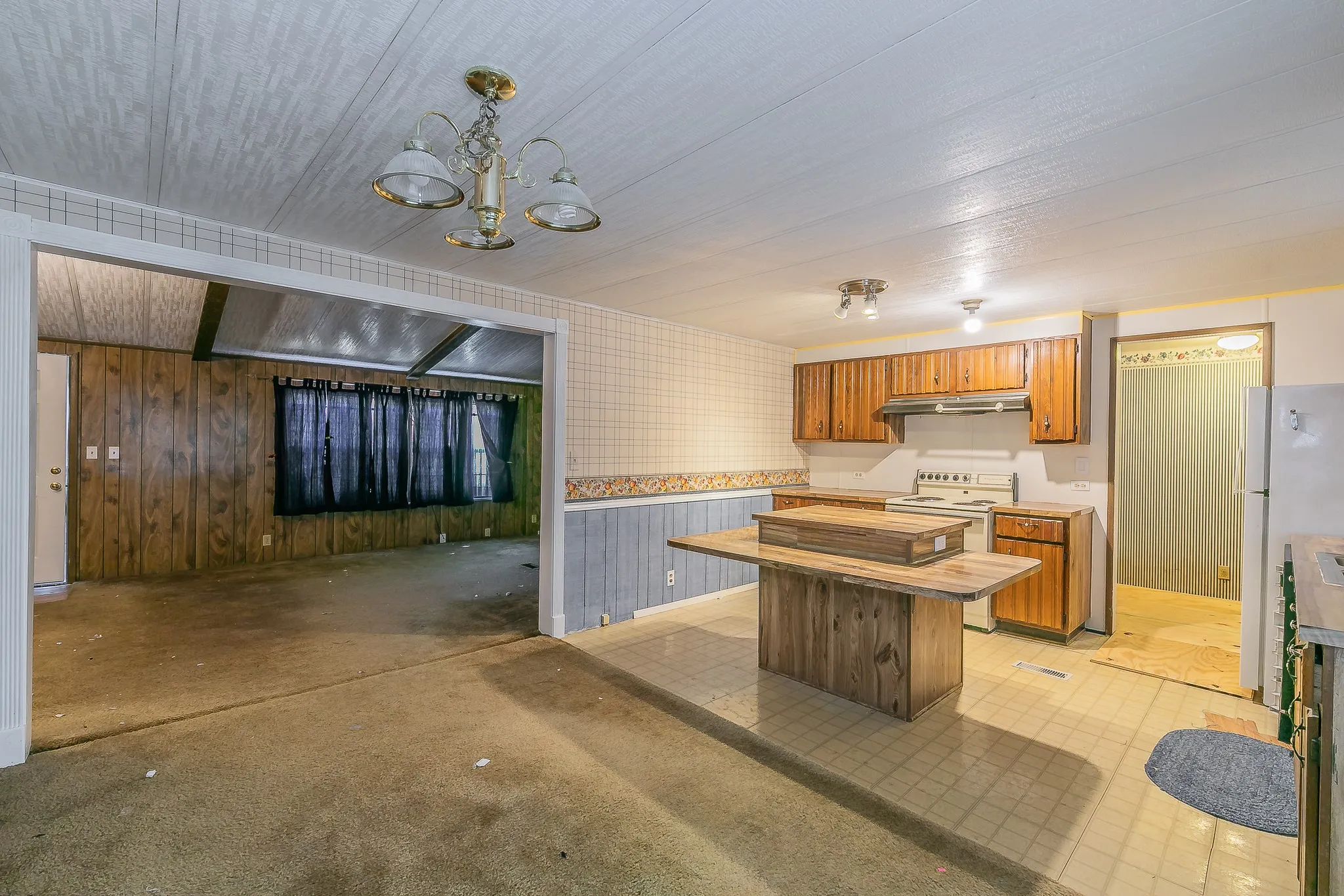 Mobile Home For Sale in Johnson County , 822 Quail Run, Cleburne, Texas 76031, 3 Bedroom, 2 Bathroom, Garage spaces, 1,344 Sqft, built in 1982, mls#21382554, Real Estate Agent in Cleburne, Homes For Sale in Johnson county, Homes For Sale in Cleburne, Realtor in Cleburne Texas, Real Estate Brokerage Independent Realty Texas, Luminita Cordes Realtor