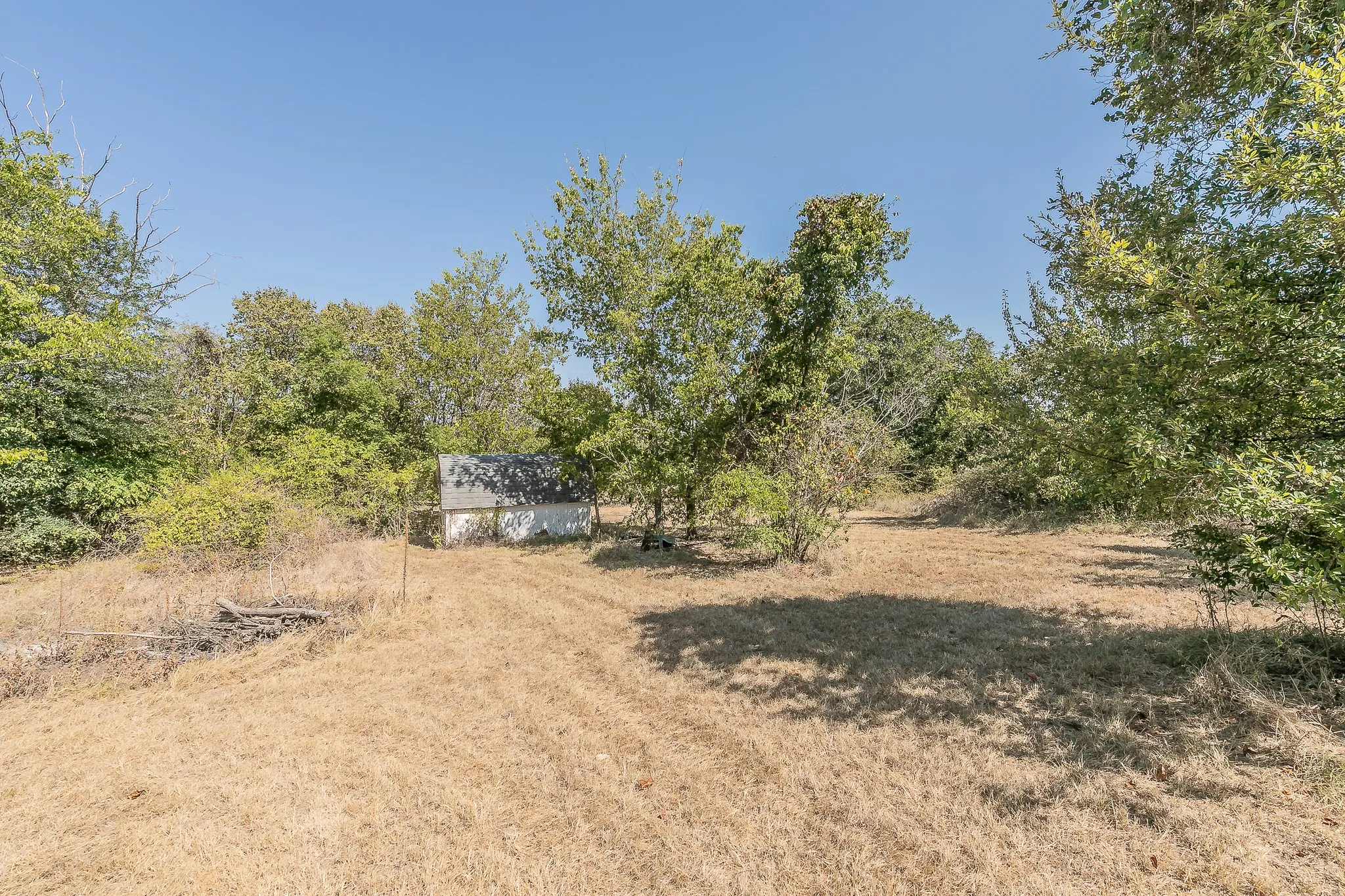 Mobile Home For Sale in Johnson County , 822 Quail Run, Cleburne, Texas 76031, 3 Bedroom, 2 Bathroom, Garage spaces, 1,344 Sqft, built in 1982, mls#21382554, Real Estate Agent in Cleburne, Homes For Sale in Johnson county, Homes For Sale in Cleburne, Realtor in Cleburne Texas, Real Estate Brokerage Independent Realty Texas, Luminita Cordes Realtor