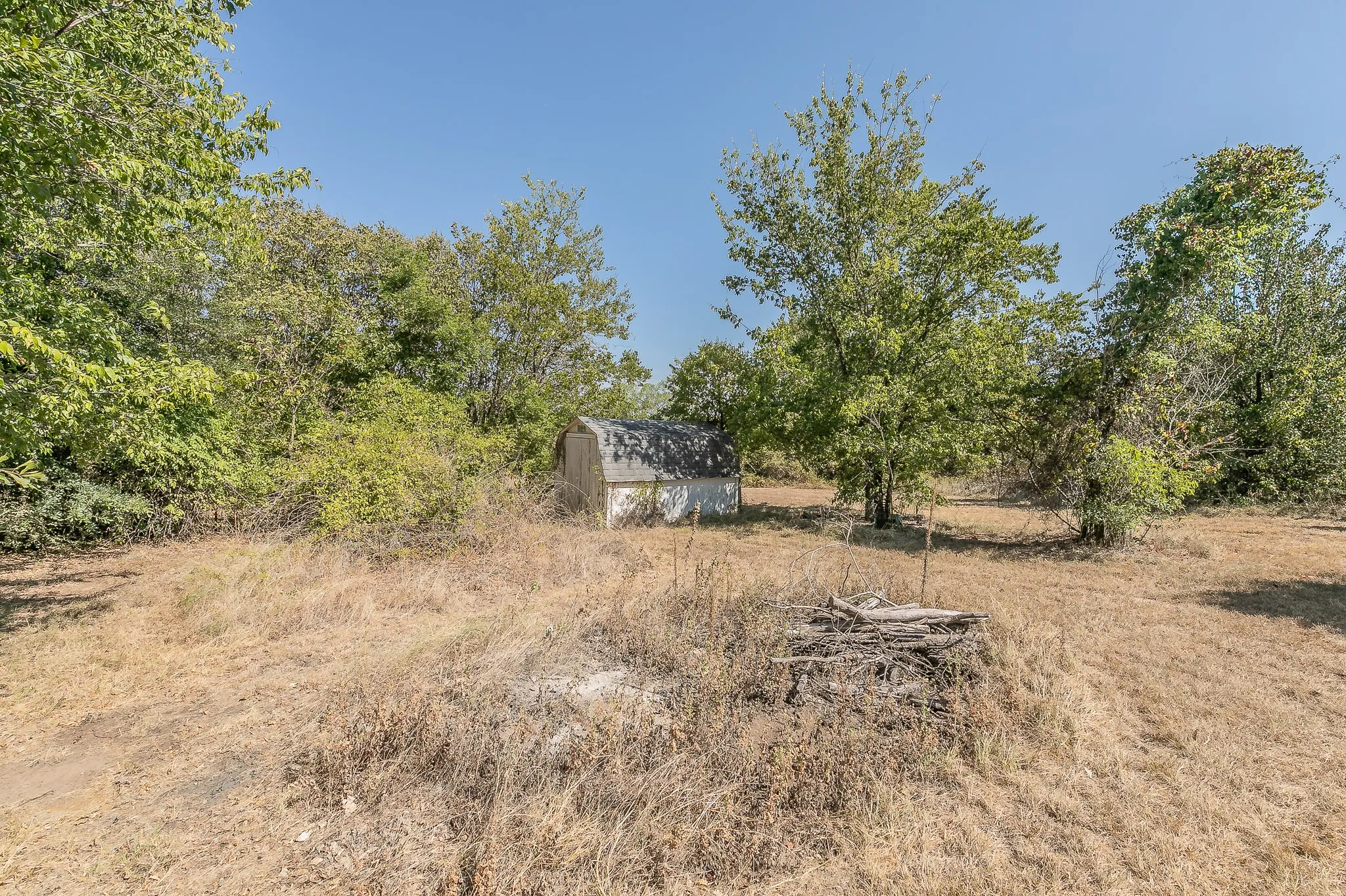 Mobile Home For Sale in Johnson County , 822 Quail Run, Cleburne, Texas 76031, 3 Bedroom, 2 Bathroom, Garage spaces, 1,344 Sqft, built in 1982, mls#21382554, Real Estate Agent in Cleburne, Homes For Sale in Johnson county, Homes For Sale in Cleburne, Realtor in Cleburne Texas, Real Estate Brokerage Independent Realty Texas, Luminita Cordes Realtor