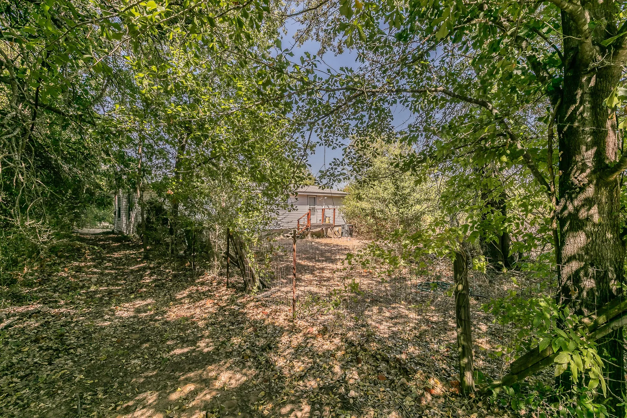 Mobile Home For Sale in Johnson County , 822 Quail Run, Cleburne, Texas 76031, 3 Bedroom, 2 Bathroom, Garage spaces, 1,344 Sqft, built in 1982, mls#21382554, Real Estate Agent in Cleburne, Homes For Sale in Johnson county, Homes For Sale in Cleburne, Realtor in Cleburne Texas, Real Estate Brokerage Independent Realty Texas, Luminita Cordes Realtor