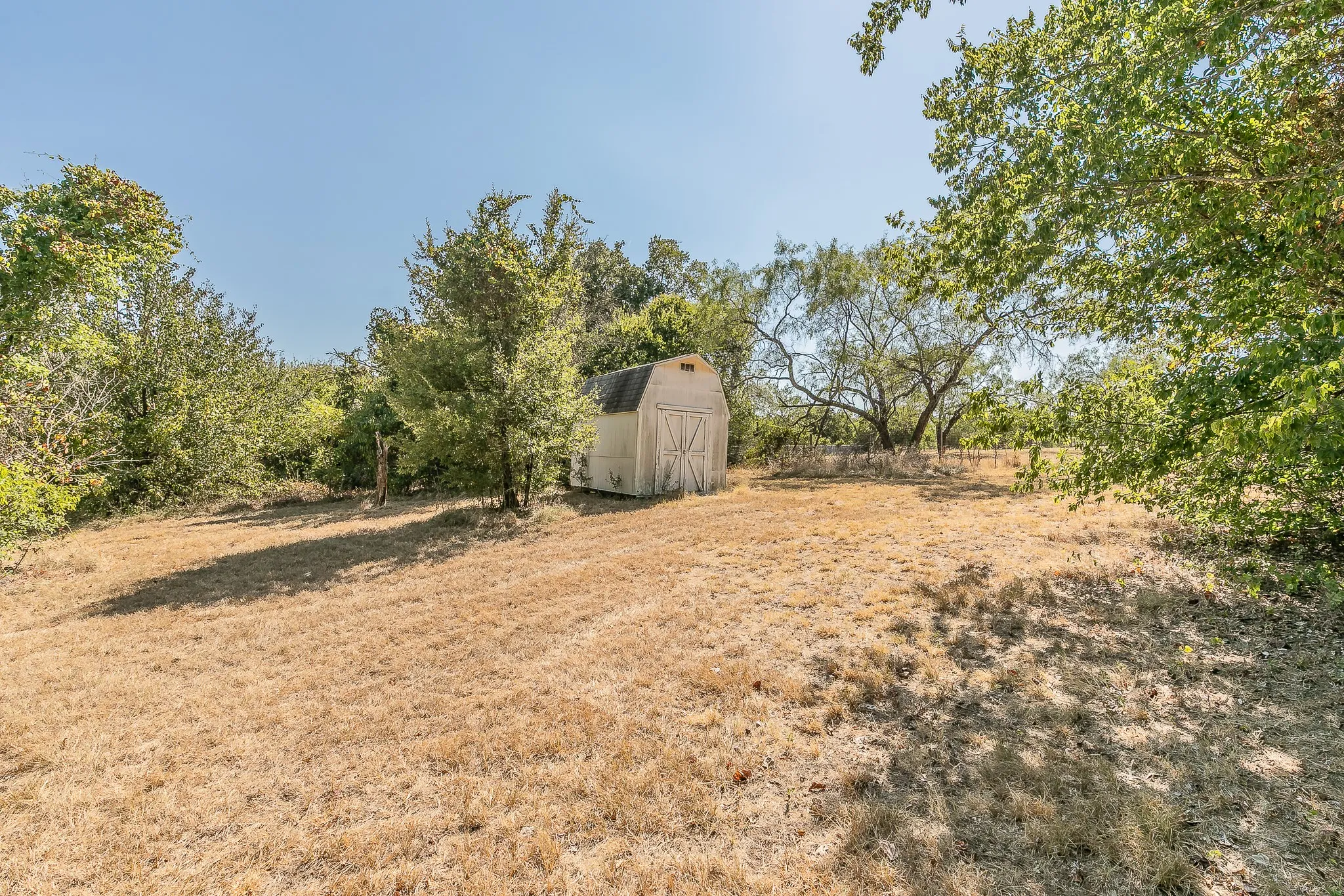 Mobile Home For Sale in Johnson County , 822 Quail Run, Cleburne, Texas 76031, 3 Bedroom, 2 Bathroom, Garage spaces, 1,344 Sqft, built in 1982, mls#21382554, Real Estate Agent in Cleburne, Homes For Sale in Johnson county, Homes For Sale in Cleburne, Realtor in Cleburne Texas, Real Estate Brokerage Independent Realty Texas, Luminita Cordes Realtor