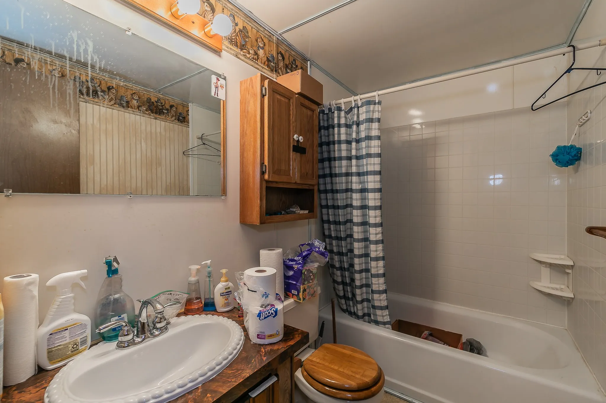 Mobile Home For Sale in Johnson County , 822 Quail Run, Cleburne, Texas 76031, 3 Bedroom, 2 Bathroom, Garage spaces, 1,344 Sqft, built in 1982, mls#21382554, Real Estate Agent in Cleburne, Homes For Sale in Johnson county, Homes For Sale in Cleburne, Realtor in Cleburne Texas, Real Estate Brokerage Independent Realty Texas, Luminita Cordes Realtor