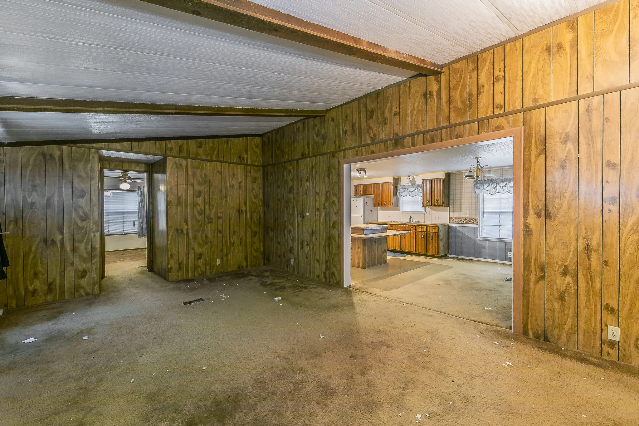 Mobile Home For Sale in Johnson County , 822 Quail Run, Cleburne, Texas 76031, 3 Bedroom, 2 Bathroom, Garage spaces, 1,344 Sqft, built in 1982, mls#21382554, Real Estate Agent in Cleburne, Homes For Sale in Johnson county, Homes For Sale in Cleburne, Realtor in Cleburne Texas, Real Estate Brokerage Independent Realty Texas, Luminita Cordes Realtor