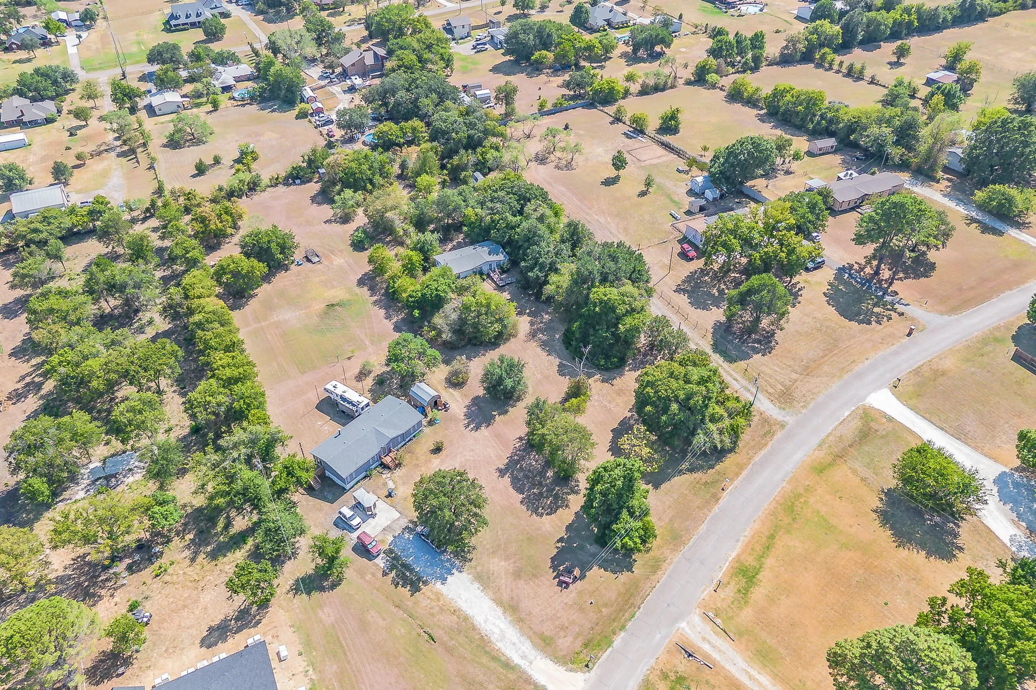 Mobile Home For Sale in Johnson County , 822 Quail Run, Cleburne, Texas 76031, 3 Bedroom, 2 Bathroom, Garage spaces, 1,344 Sqft, built in 1982, mls#21382554, Real Estate Agent in Cleburne, Homes For Sale in Johnson county, Homes For Sale in Cleburne, Realtor in Cleburne Texas, Real Estate Brokerage Independent Realty Texas, Luminita Cordes Realtor