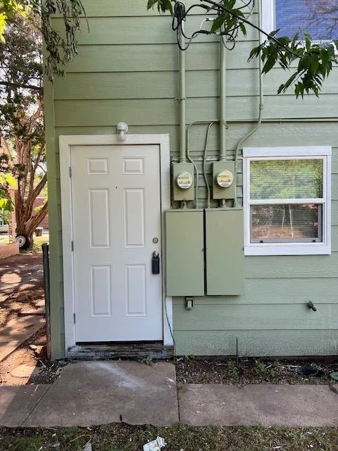 Apartment For Rent in Taylor County , 1118 Amarillo Street 1/2, Abilene, Texas 79602, 2 Bedroom, 1 Bathroom, Garage spaces, 768 Sqft, built in 1945, mls#21382816, Real Estate Agent in Abilene, Homes For Rent in Taylor county, Homes For Rent in Abilene, Realtor in Abilene Texas, Real Estate Brokerage Independent Realty Texas, Luminita Cordes Realtor
