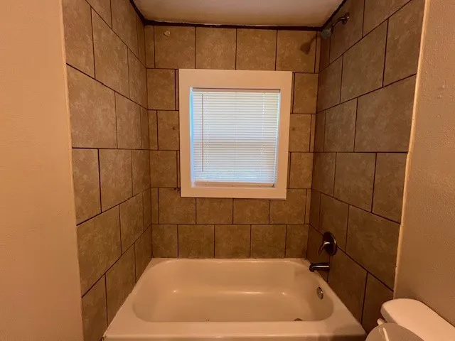 Apartment For Rent in Taylor County , 1118 Amarillo Street 1/2, Abilene, Texas 79602, 2 Bedroom, 1 Bathroom, Garage spaces, 768 Sqft, built in 1945, mls#21382816, Real Estate Agent in Abilene, Homes For Rent in Taylor county, Homes For Rent in Abilene, Realtor in Abilene Texas, Real Estate Brokerage Independent Realty Texas, Luminita Cordes Realtor