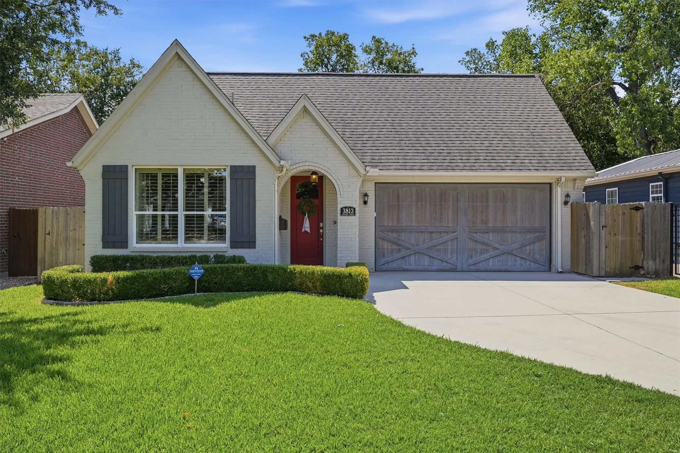 Single Family Residence For Sale in Tarrant County , 3813 Pershing Avenue, Fort Worth, Texas 76107, 4 Bedroom, 3 Bathroom, 2 Garage spaces, 2,338 Sqft, built in 2017, mls#21381148, Real Estate Agent in Fort Worth, Homes For Sale in Tarrant county, Homes For Sale in Fort Worth, Realtor in Fort Worth Texas, Real Estate Brokerage Independent Realty Texas, Luminita Cordes Realtor