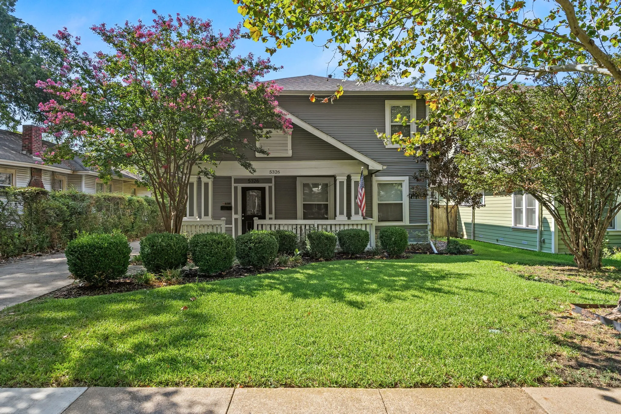 Single Family Residence For Sale in Dallas County , 5326 Vickery Boulevard, Dallas, Texas 75206, 3 Bedroom, 3 Bathroom, 2 Garage spaces, 2,340 Sqft, built in 1920, mls#21382818, Real Estate Agent in Dallas, Homes For Sale in Dallas county, Homes For Sale in Dallas, Realtor in Dallas Texas, Real Estate Brokerage Independent Realty Texas, Luminita Cordes Realtor