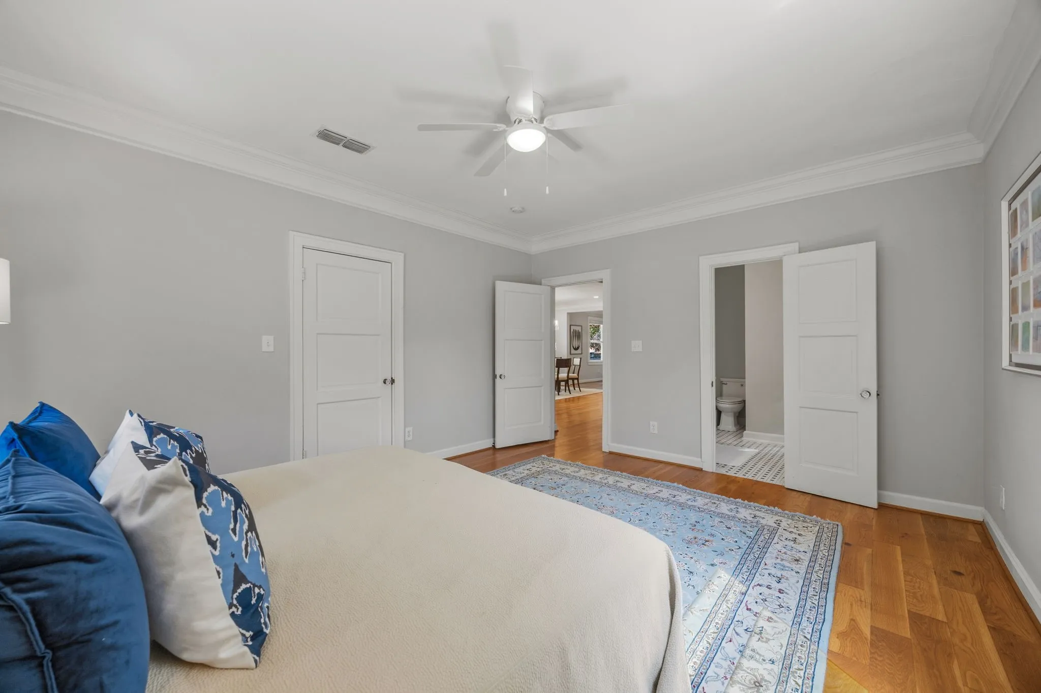 Single Family Residence For Sale in Dallas County , 5326 Vickery Boulevard, Dallas, Texas 75206, 3 Bedroom, 3 Bathroom, 2 Garage spaces, 2,340 Sqft, built in 1920, mls#21382818, Real Estate Agent in Dallas, Homes For Sale in Dallas county, Homes For Sale in Dallas, Realtor in Dallas Texas, Real Estate Brokerage Independent Realty Texas, Luminita Cordes Realtor