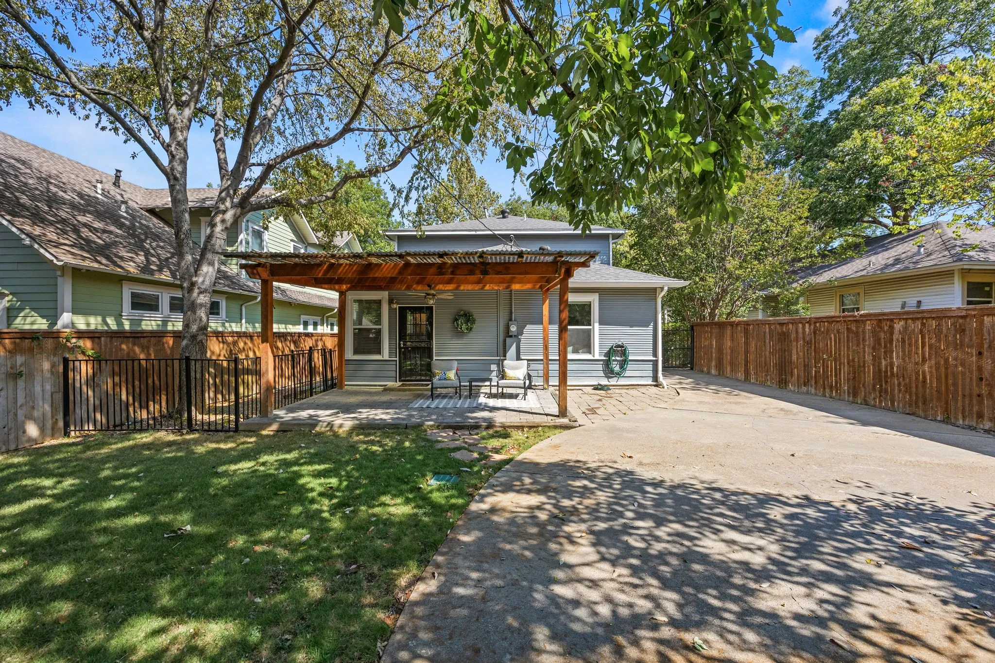 Single Family Residence For Sale in Dallas County , 5326 Vickery Boulevard, Dallas, Texas 75206, 3 Bedroom, 3 Bathroom, 2 Garage spaces, 2,340 Sqft, built in 1920, mls#21382818, Real Estate Agent in Dallas, Homes For Sale in Dallas county, Homes For Sale in Dallas, Realtor in Dallas Texas, Real Estate Brokerage Independent Realty Texas, Luminita Cordes Realtor