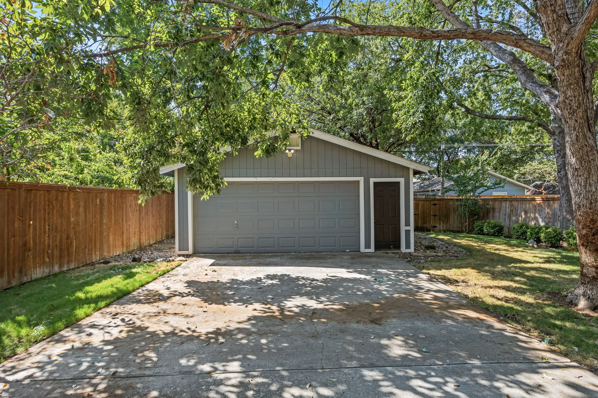 Single Family Residence For Sale in Dallas County , 5326 Vickery Boulevard, Dallas, Texas 75206, 3 Bedroom, 3 Bathroom, 2 Garage spaces, 2,340 Sqft, built in 1920, mls#21382818, Real Estate Agent in Dallas, Homes For Sale in Dallas county, Homes For Sale in Dallas, Realtor in Dallas Texas, Real Estate Brokerage Independent Realty Texas, Luminita Cordes Realtor