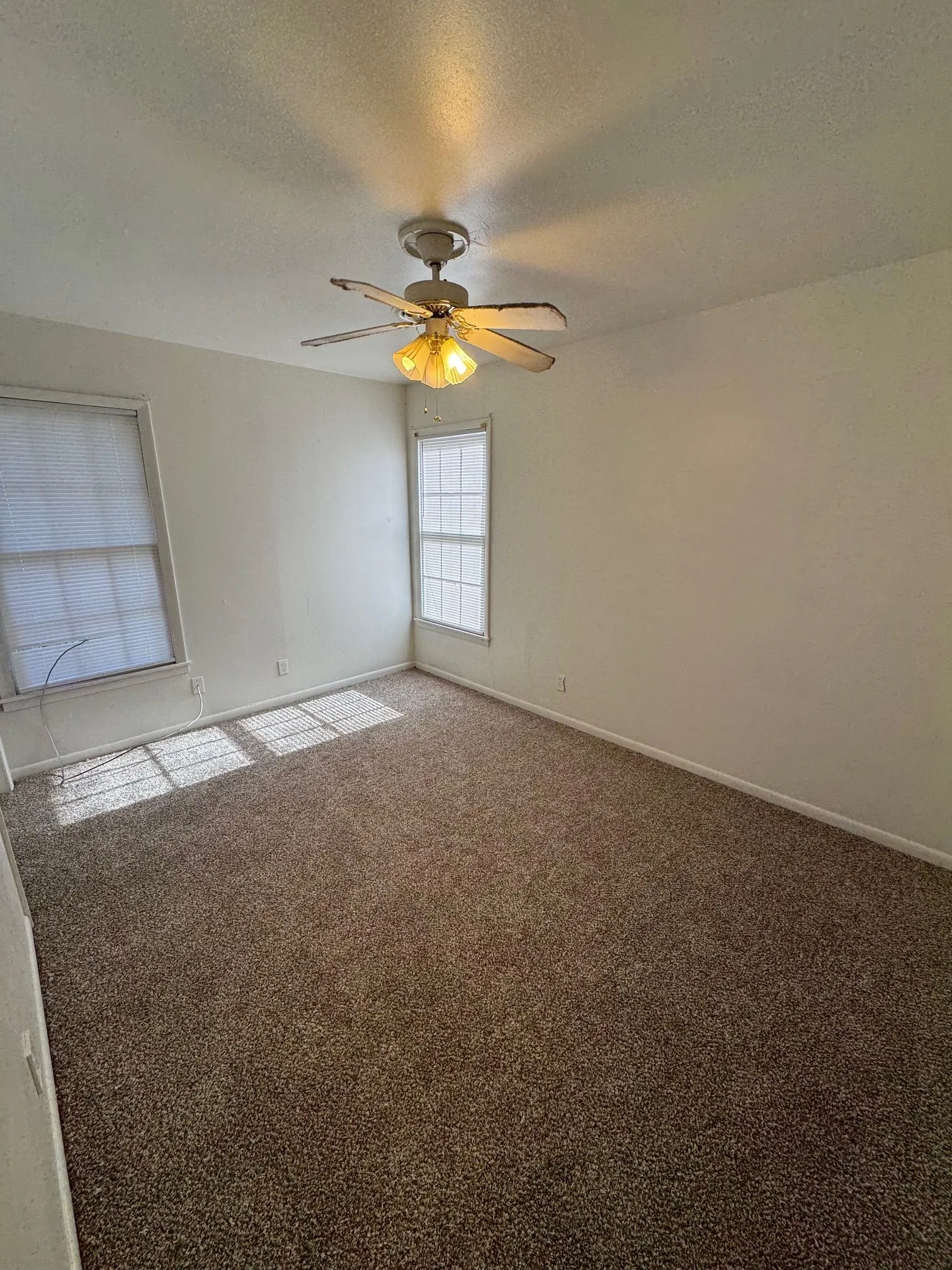 Single Family Residence For Rent in Taylor County , 2633 Minter Lane, Abilene, Texas 79603, 4 Bedroom, 2 Bathroom, Garage spaces, 1,286 Sqft, built in 1961, mls#21382825, Real Estate Agent in Abilene, Homes For Rent in Taylor county, Homes For Rent in Abilene, Realtor in Abilene Texas, Real Estate Brokerage Independent Realty Texas, Luminita Cordes Realtor