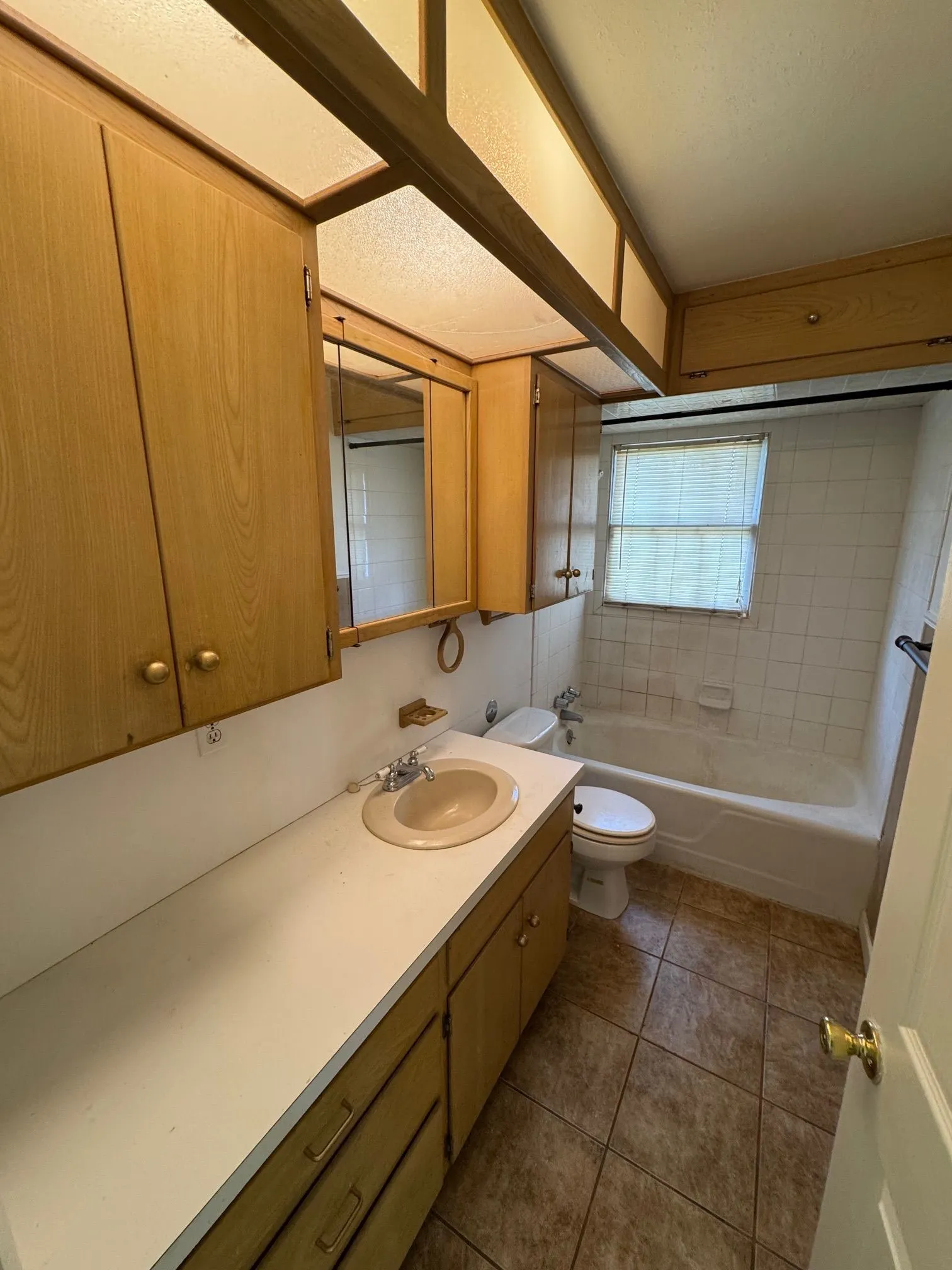 Single Family Residence For Rent in Taylor County , 2633 Minter Lane, Abilene, Texas 79603, 4 Bedroom, 2 Bathroom, Garage spaces, 1,286 Sqft, built in 1961, mls#21382825, Real Estate Agent in Abilene, Homes For Rent in Taylor county, Homes For Rent in Abilene, Realtor in Abilene Texas, Real Estate Brokerage Independent Realty Texas, Luminita Cordes Realtor