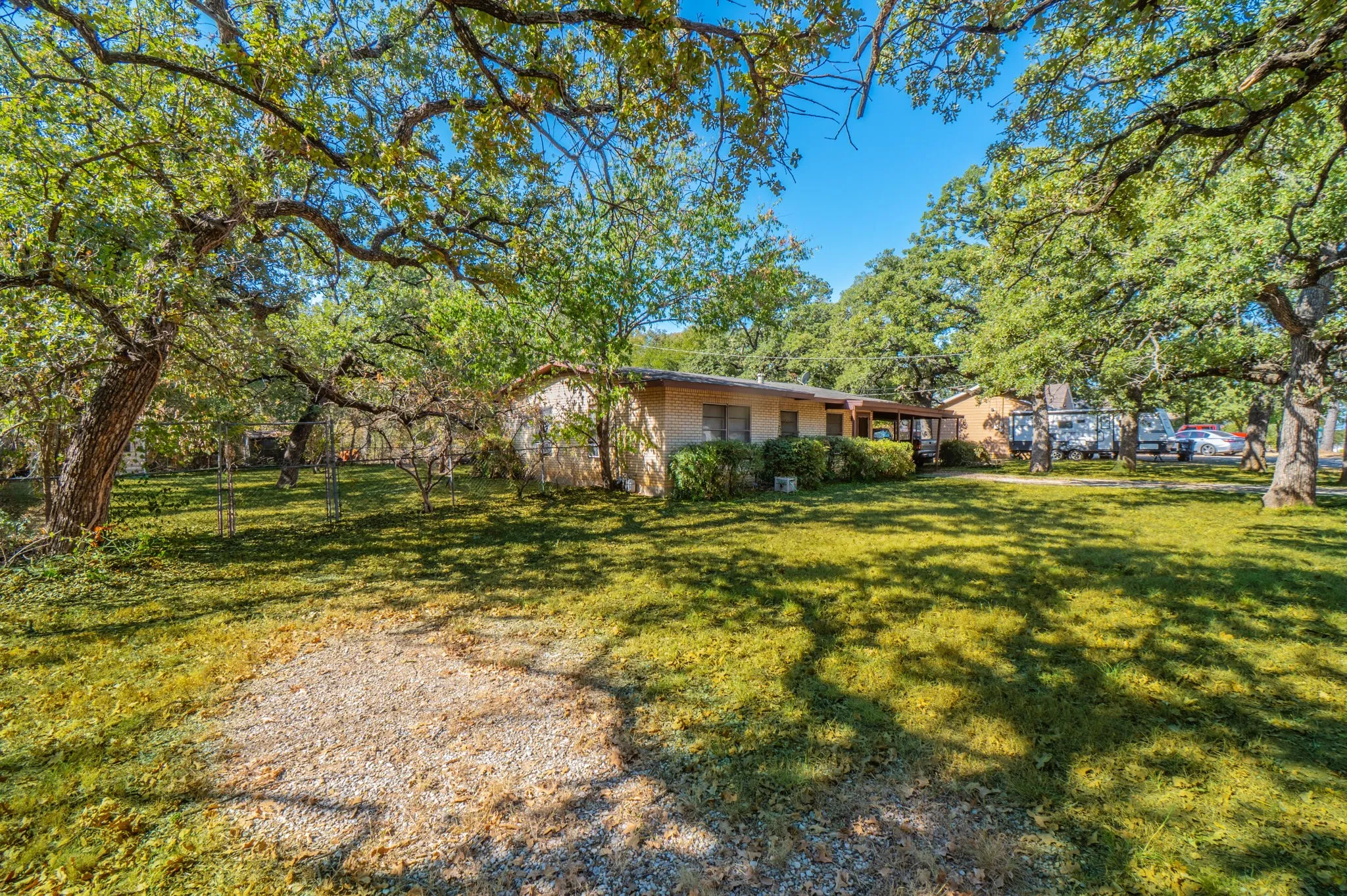 Single Family Residence For Sale in Tarrant County , 4412 Pierce Avenue, Fort Worth, Texas 76119, 3 Bedroom, 1 Bathroom, Garage spaces, 1,004 Sqft, built in 1953, mls#21373145, Real Estate Agent in Fort Worth, Homes For Sale in Tarrant county, Homes For Sale in Fort Worth, Realtor in Fort Worth Texas, Real Estate Brokerage Independent Realty Texas, Luminita Cordes Realtor