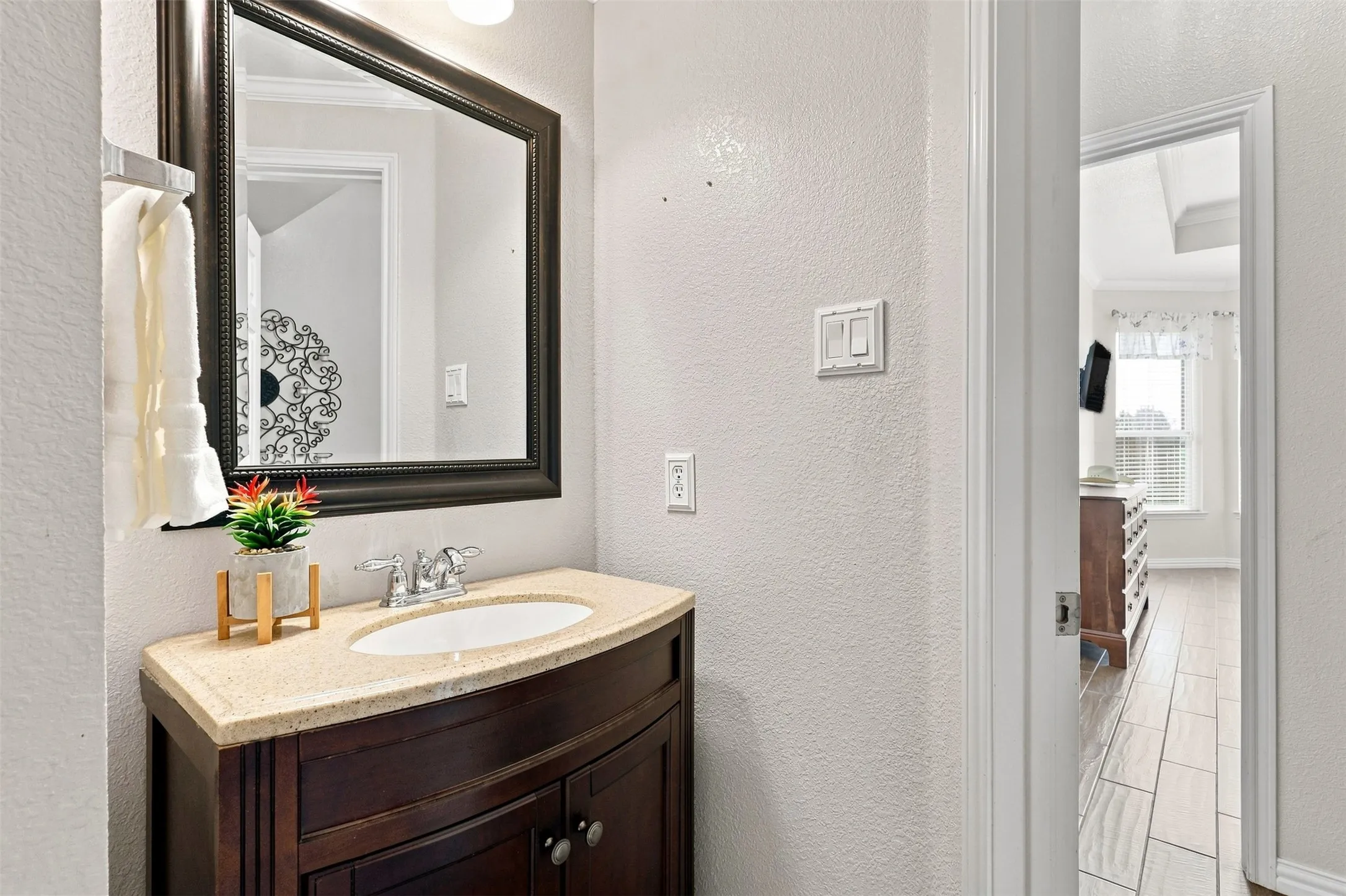 Single Family Residence For Sale in Kaufman County , 1105 Kimbro Drive, Forney, Texas 75126, 4 Bedroom, 3 Bathroom, 2 Garage spaces, 2,547 Sqft, built in 2005, mls#21381624, Real Estate Agent in Forney, Homes For Sale in Kaufman county, Homes For Sale in Forney, Realtor in Forney Texas, Real Estate Brokerage Independent Realty Texas, Luminita Cordes Realtor