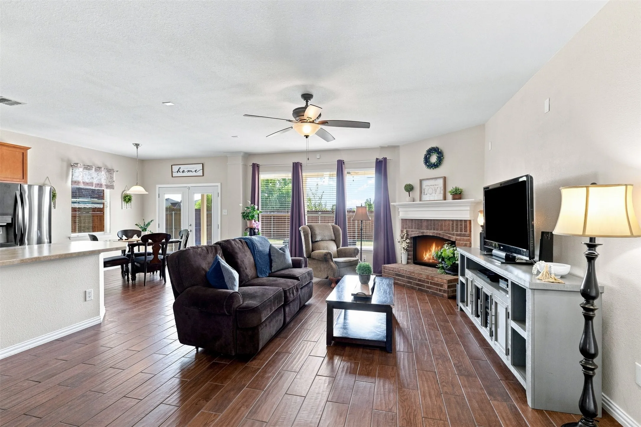 Single Family Residence For Sale in Kaufman County , 1105 Kimbro Drive, Forney, Texas 75126, 4 Bedroom, 3 Bathroom, 2 Garage spaces, 2,547 Sqft, built in 2005, mls#21381624, Real Estate Agent in Forney, Homes For Sale in Kaufman county, Homes For Sale in Forney, Realtor in Forney Texas, Real Estate Brokerage Independent Realty Texas, Luminita Cordes Realtor