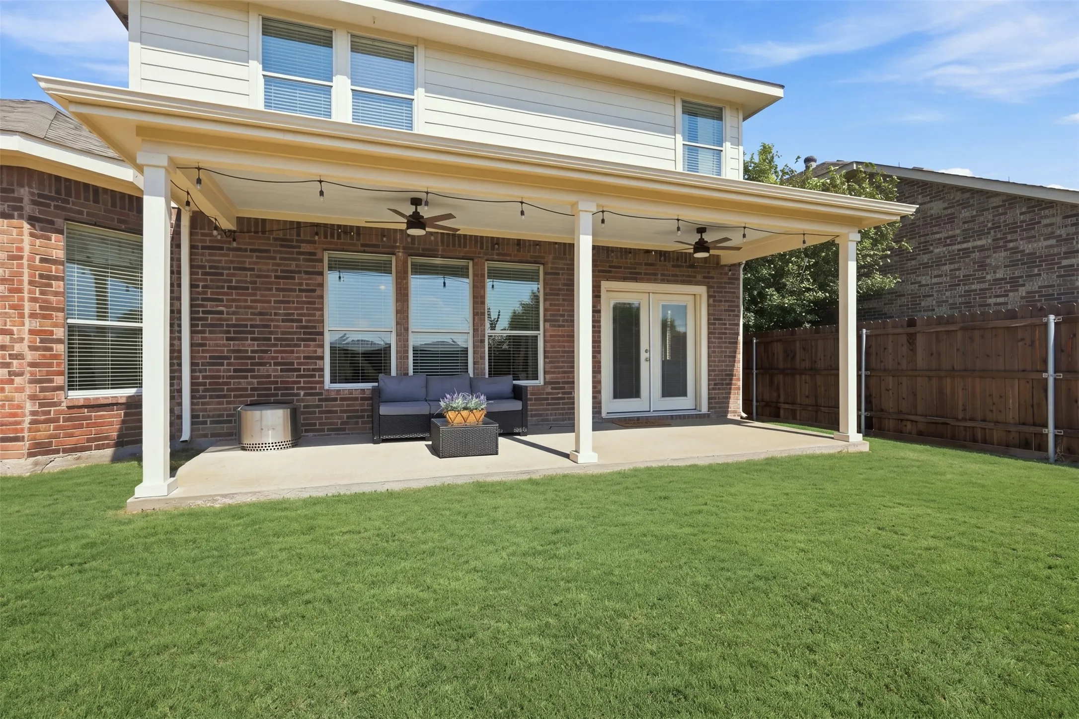 Single Family Residence For Sale in Kaufman County , 1105 Kimbro Drive, Forney, Texas 75126, 4 Bedroom, 3 Bathroom, 2 Garage spaces, 2,547 Sqft, built in 2005, mls#21381624, Real Estate Agent in Forney, Homes For Sale in Kaufman county, Homes For Sale in Forney, Realtor in Forney Texas, Real Estate Brokerage Independent Realty Texas, Luminita Cordes Realtor